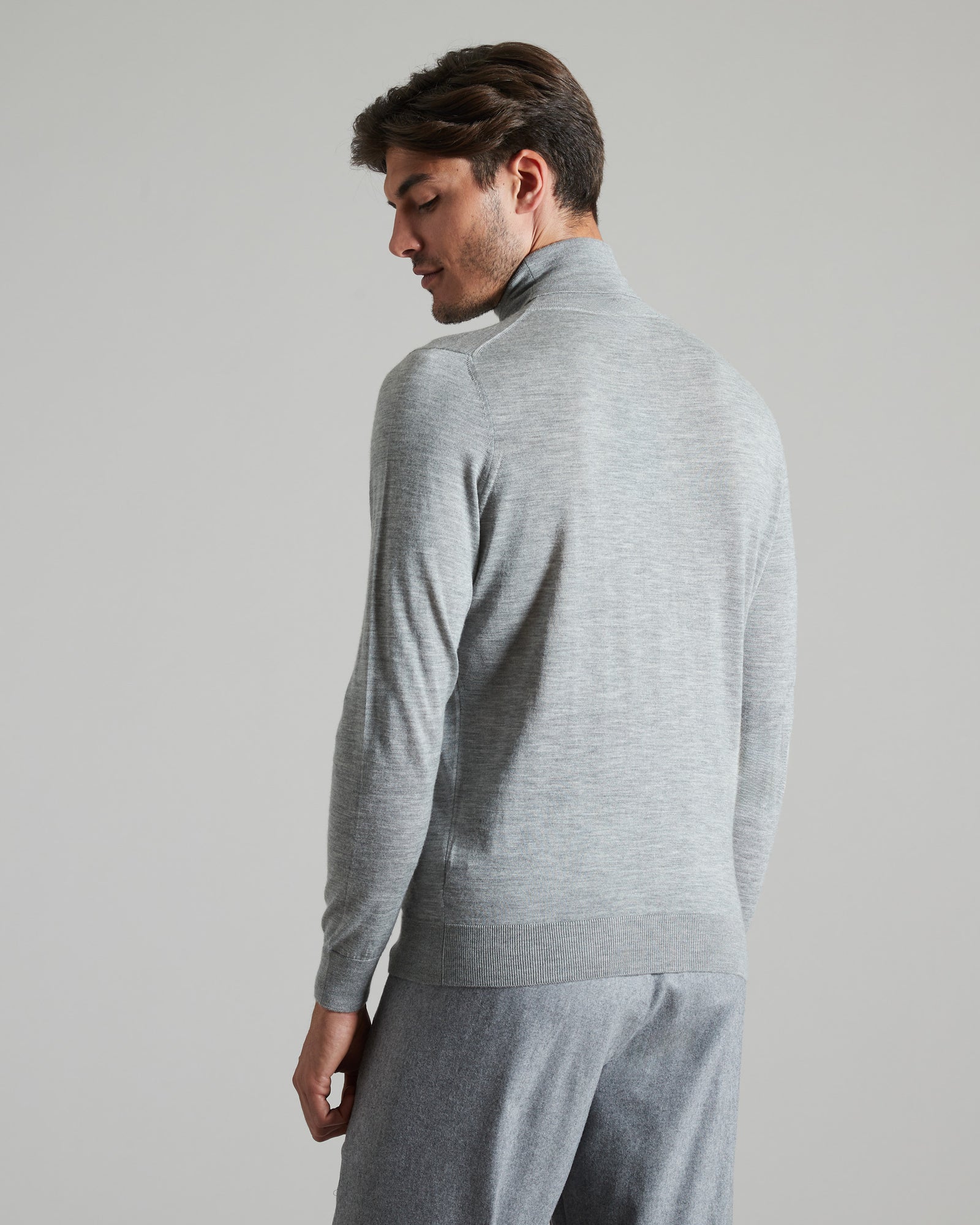 Grey cashmere and silk men's turtleneck sweater