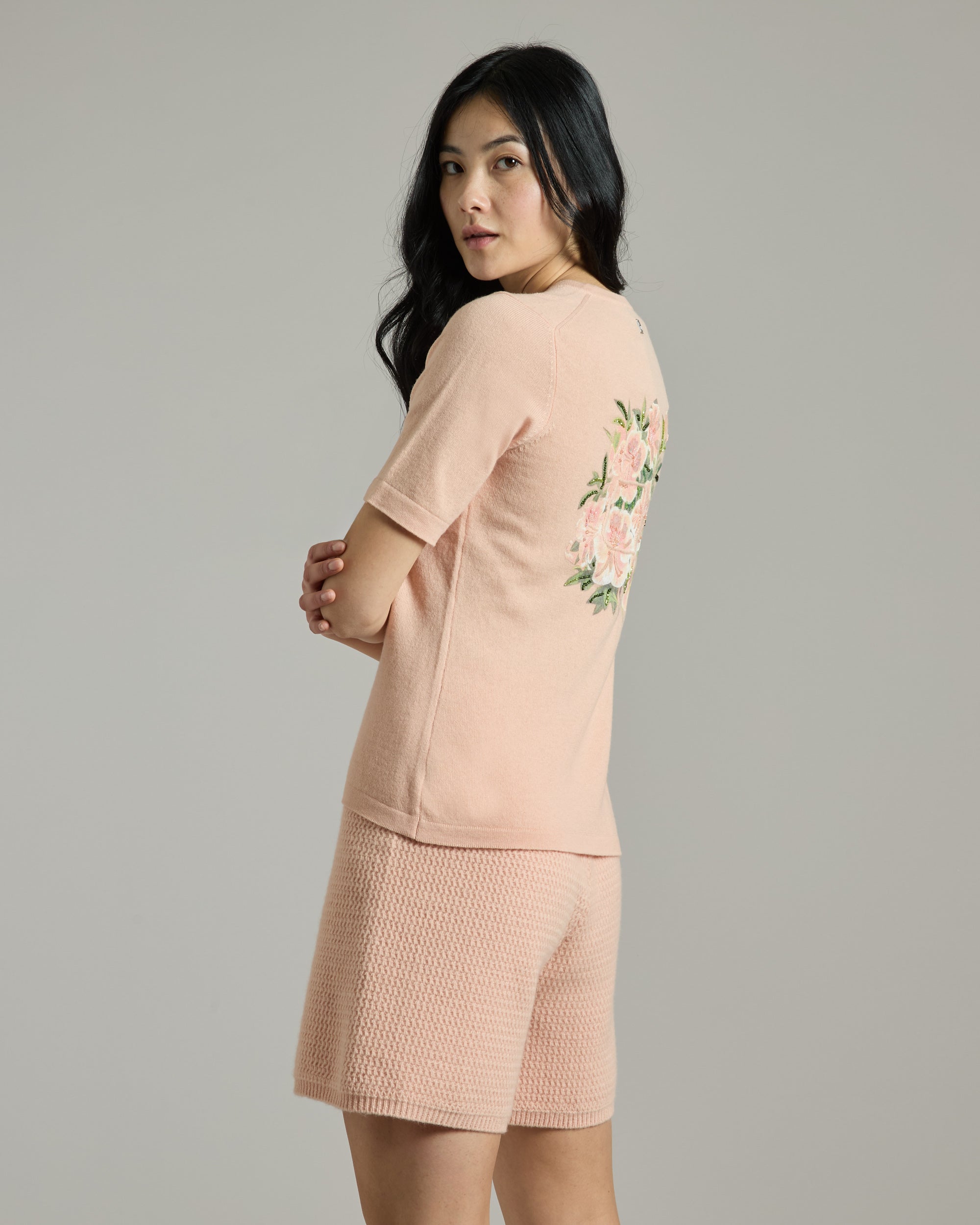 Kid Cashmere v-neck with floral embroidery