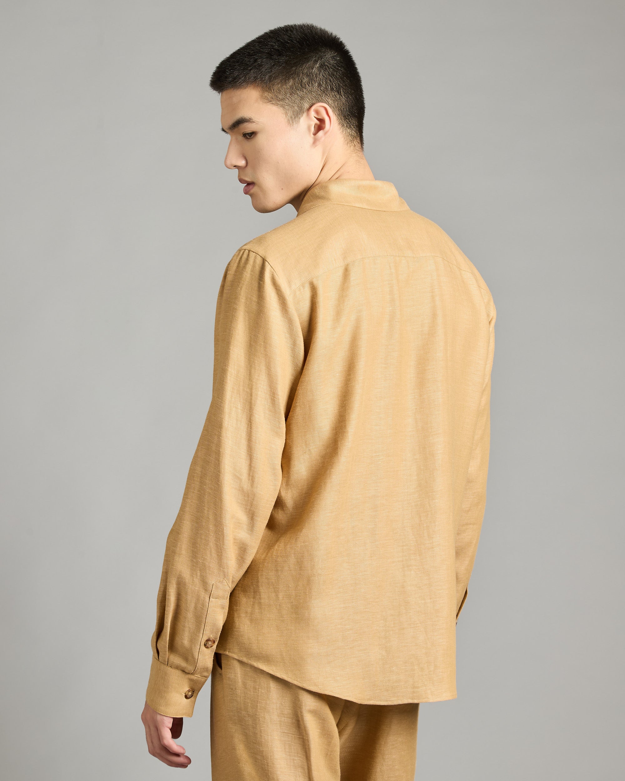 Shirt in Summer Cashmere 4.0 in Ochre