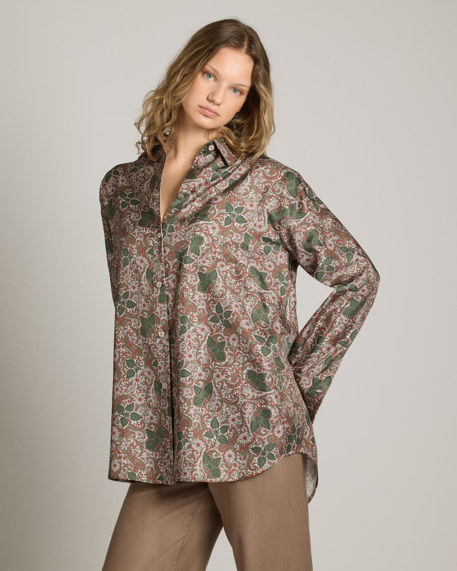 Pure silk shirt with Ortica print 3