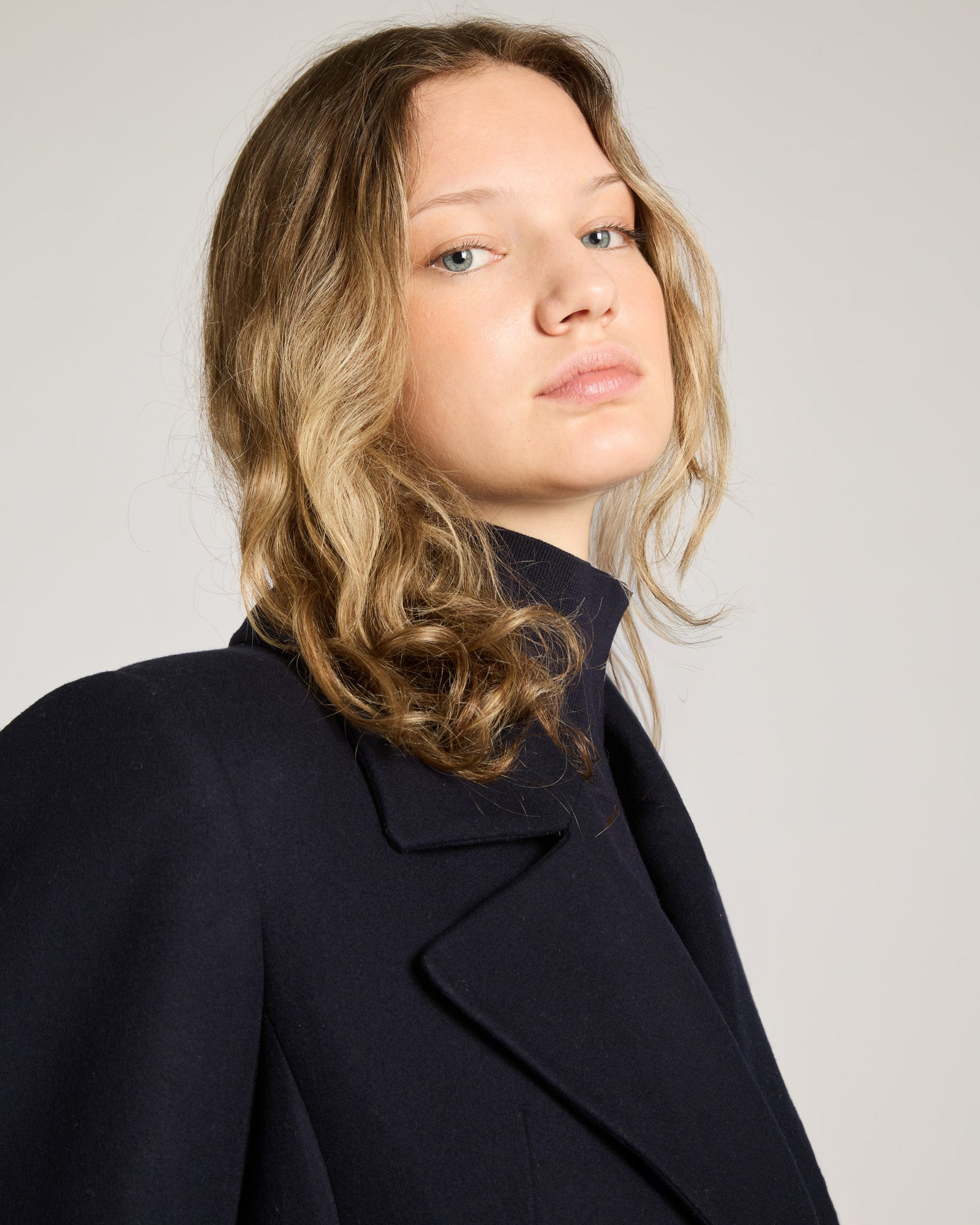 Double-breasted coat in 12.8 Kid Wool 5
