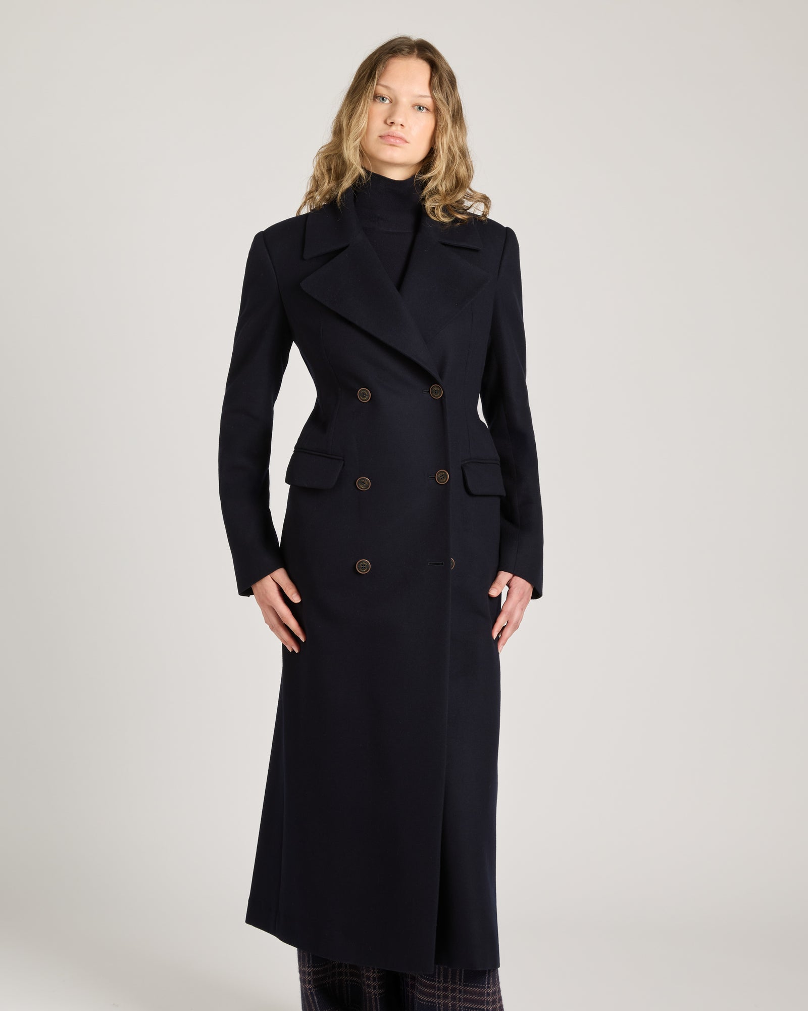 Double-breasted coat in 12.8 Kid Wool 2