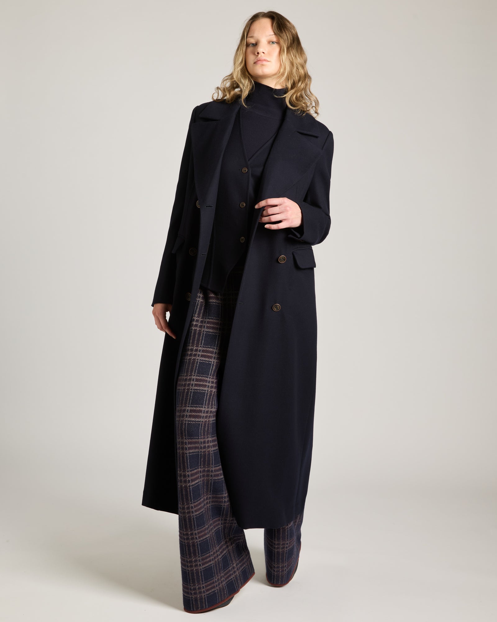 Double-breasted coat in 12.8 Kid Wool