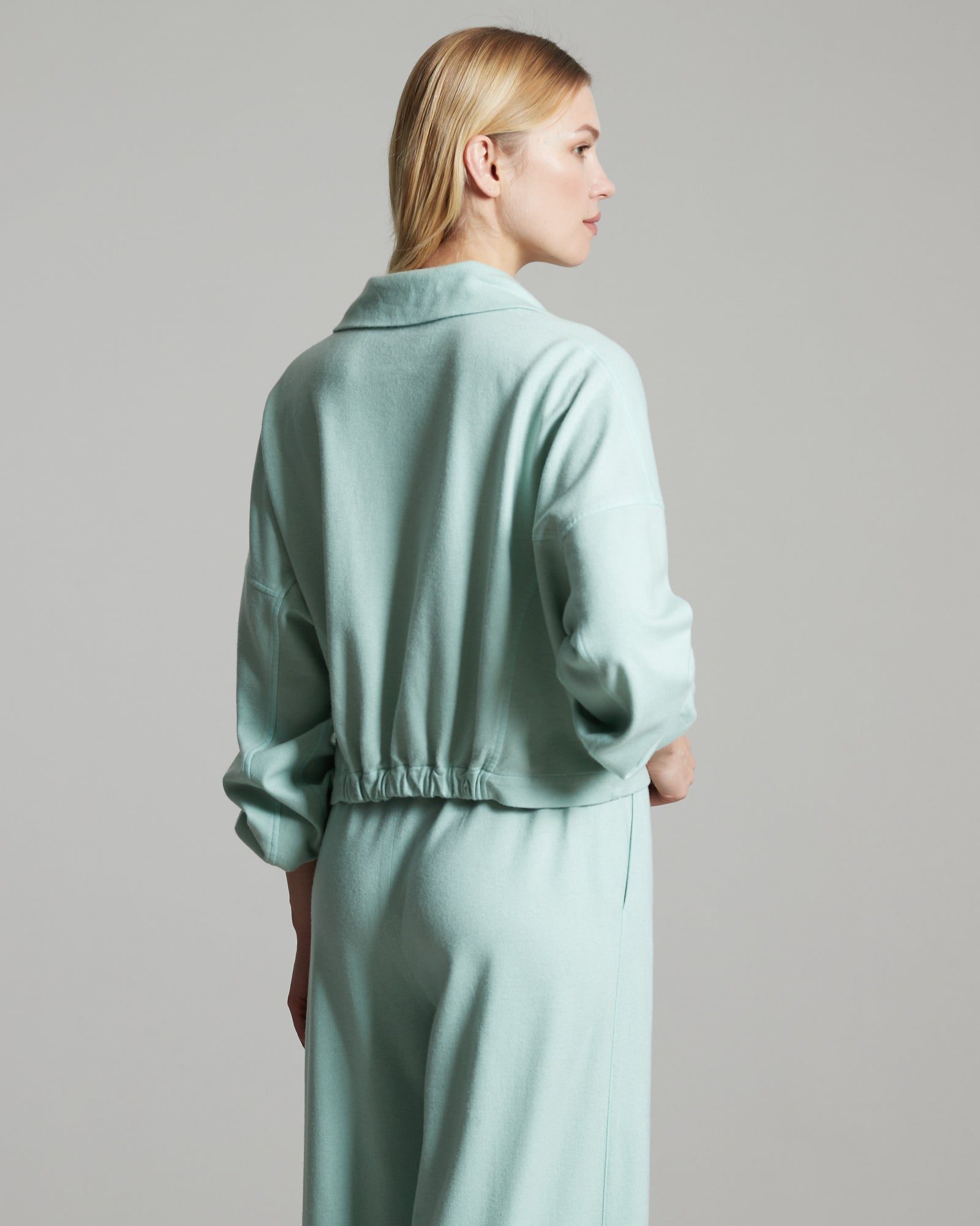 Green sweatshirt with zip in Cashmere Fleece 4