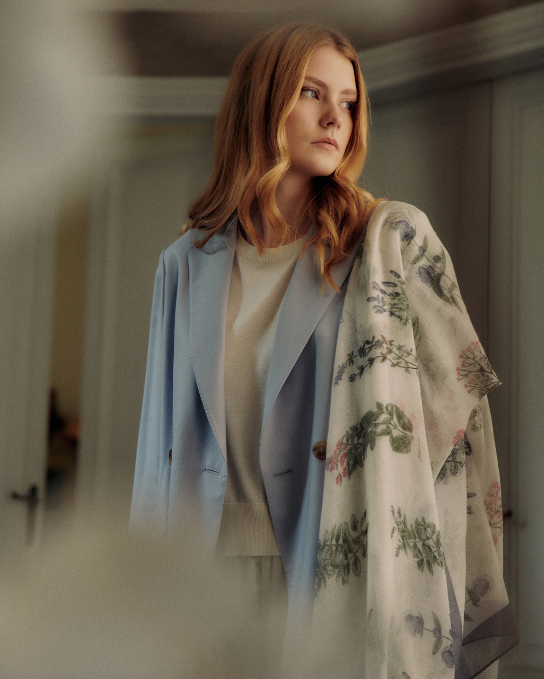 Cashmere 4.0 light blue double-breasted jacket.