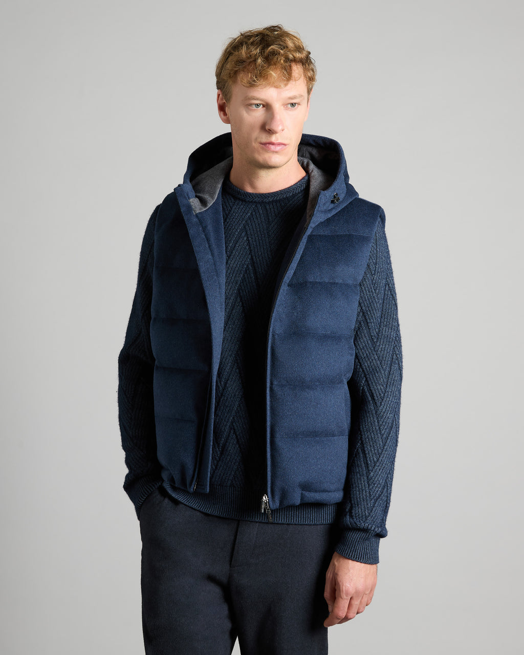 Blue MAMBRAIN cashmere down vest