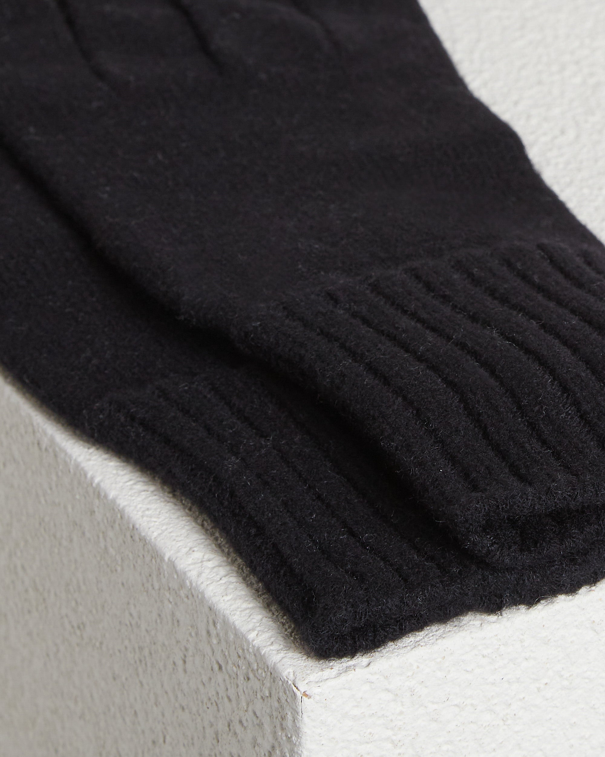 Strickhandschuhe aus schwarzem Kid Cashmere