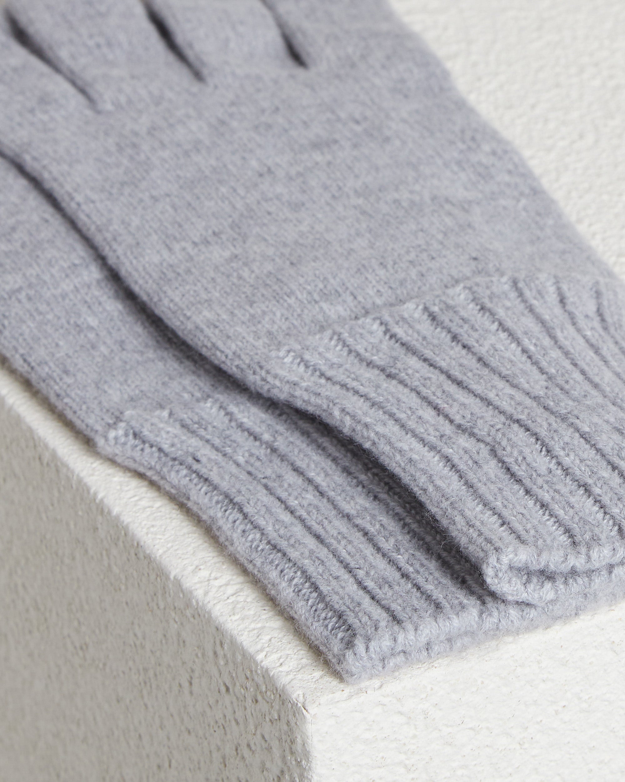 Light grey Cashmere knitted gloves