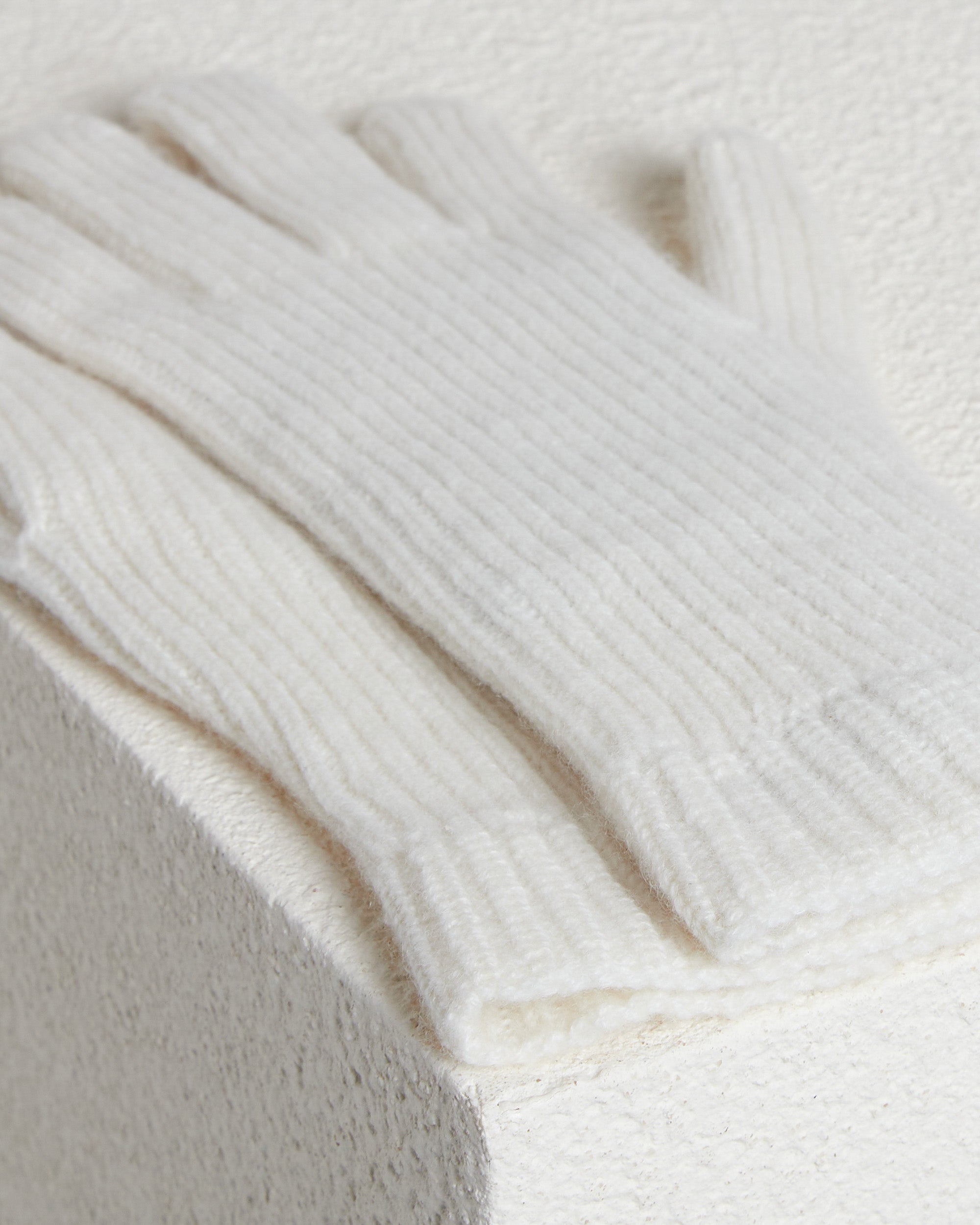 White Kid Cashmere knitted gloves