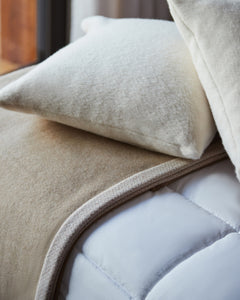 Beige cashmere and wool king size blanket