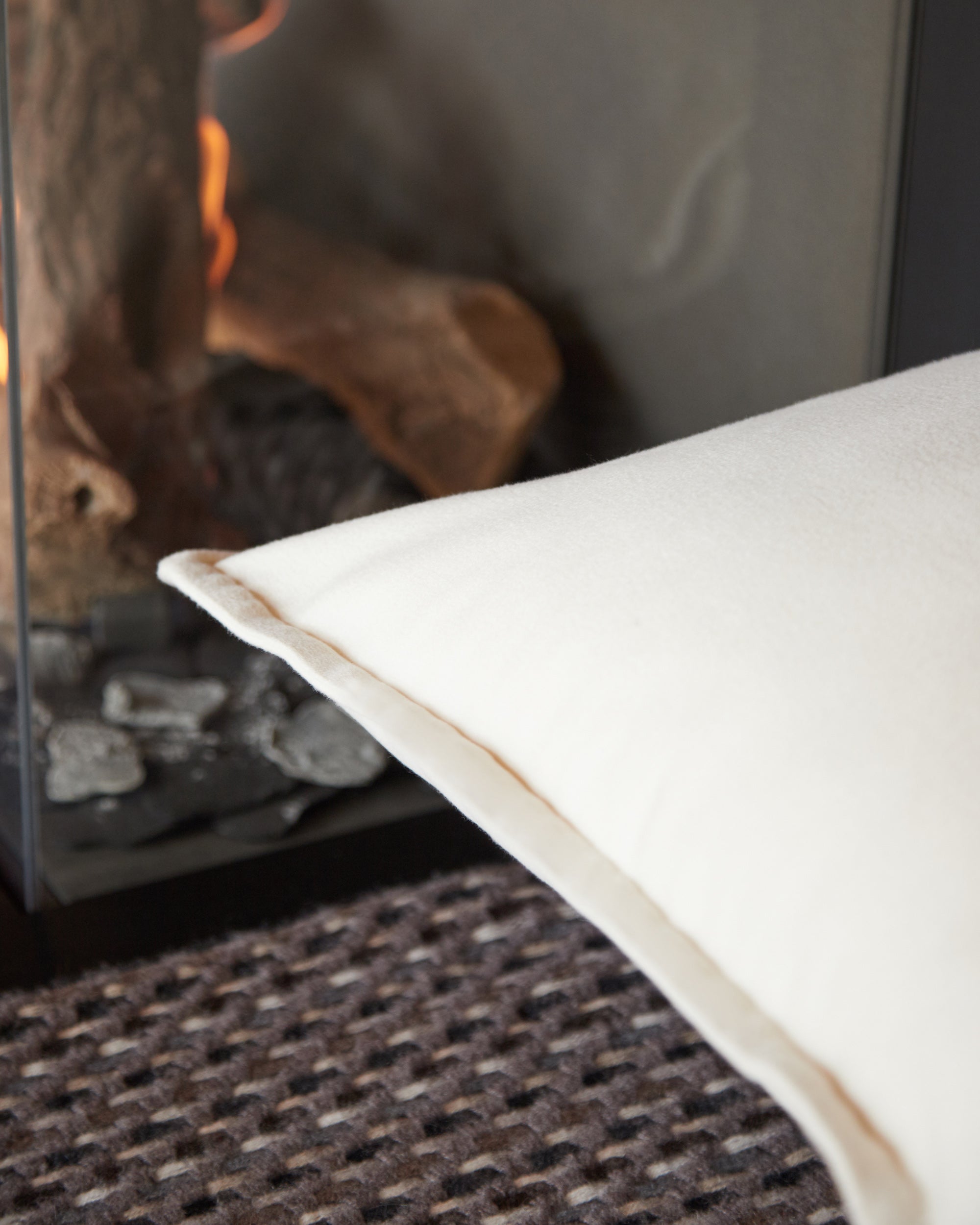 White pure cashmere pillow 2