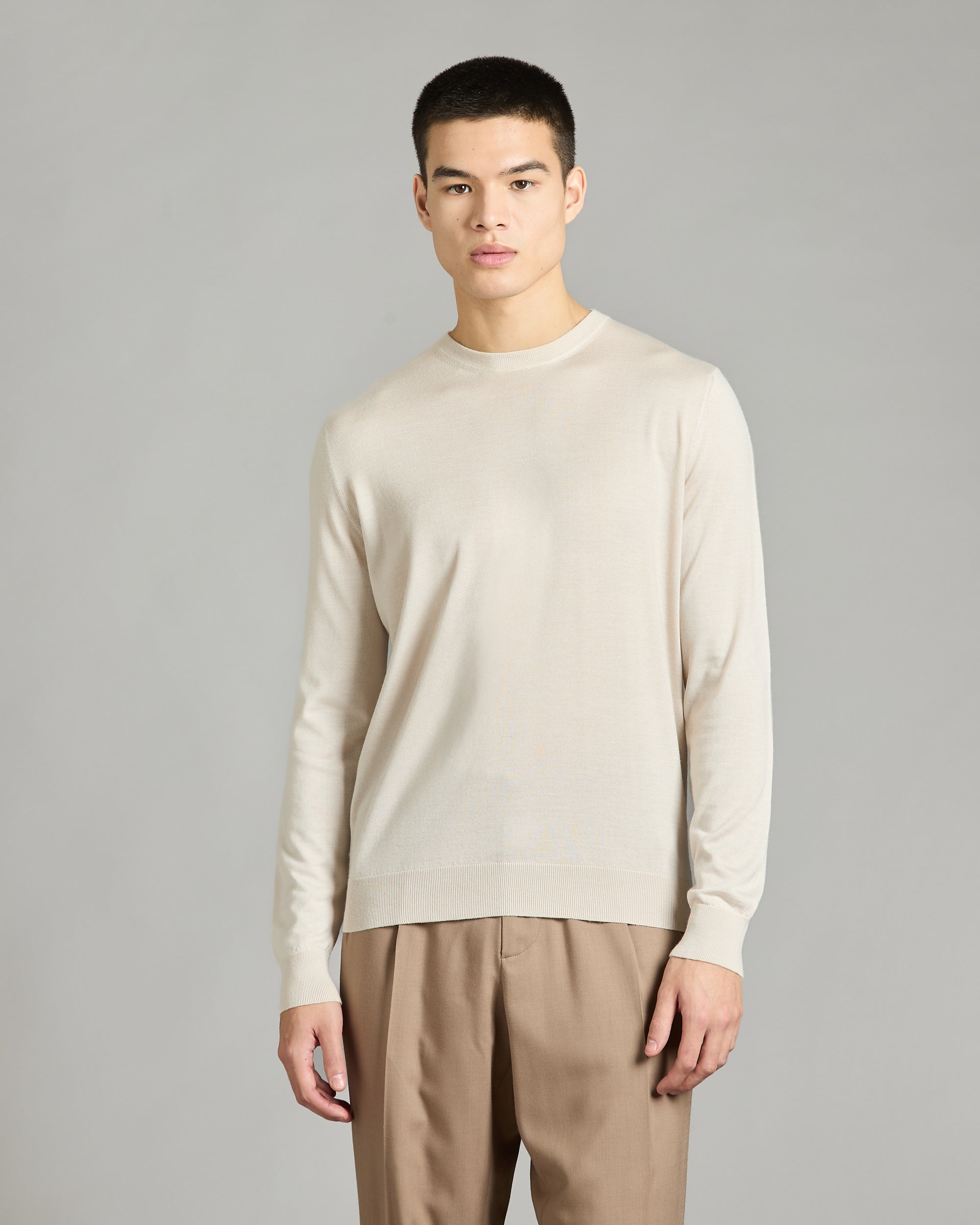 Beige cashmere and silk men's round-neck sweater