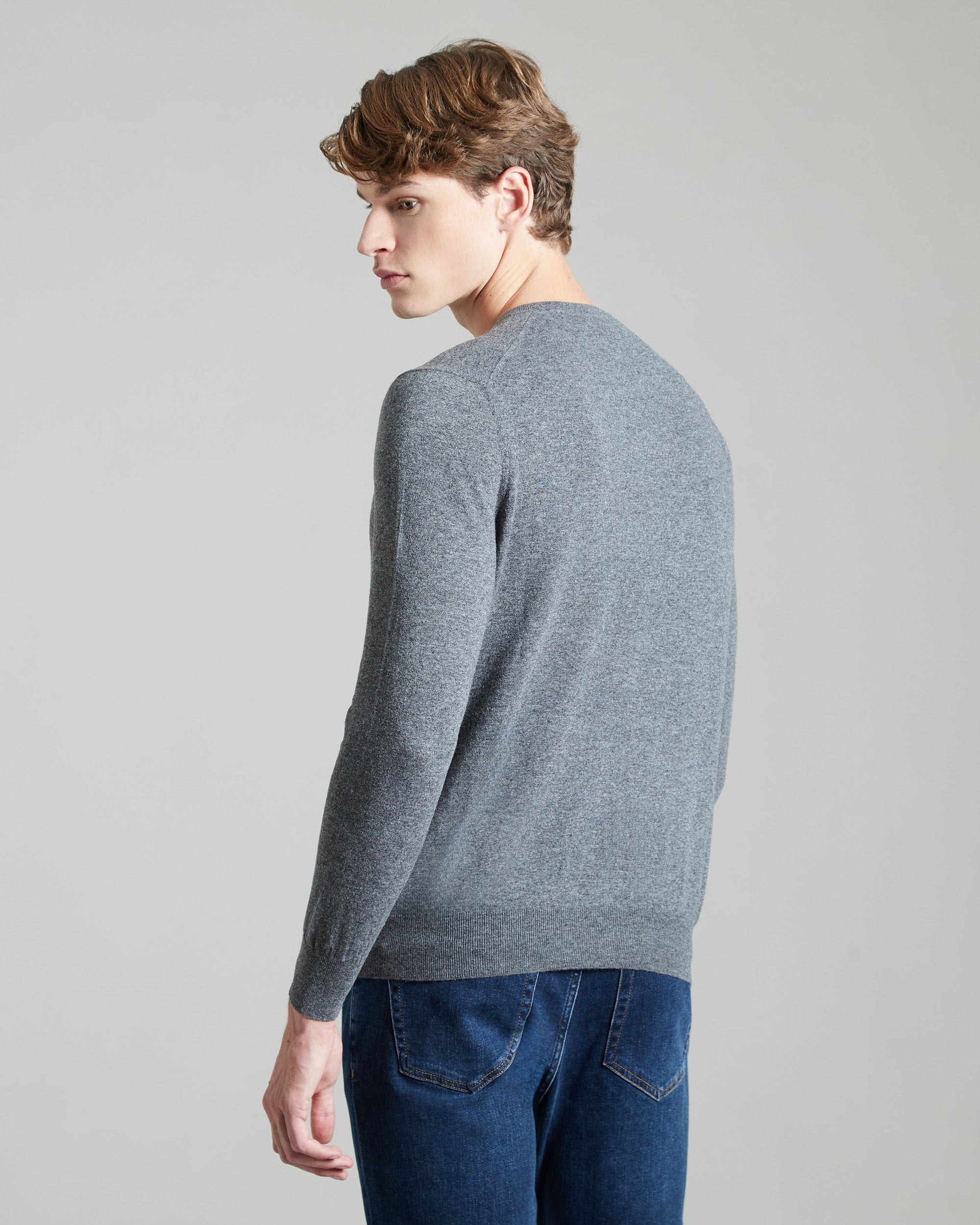 Dark grey kid cashmere ELASTA round-neck sweater 4
