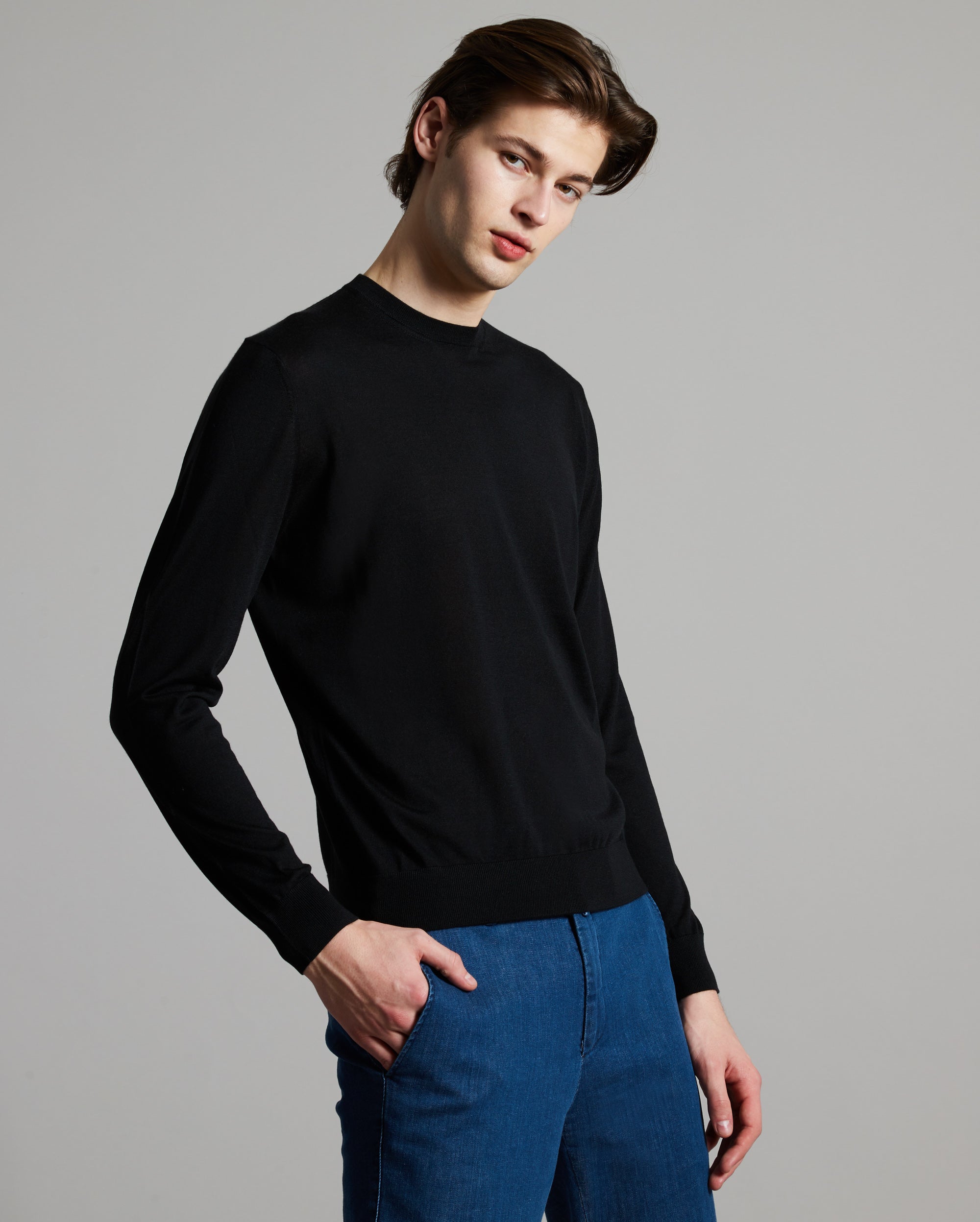 Black cashmere and silk men's round-neck sweater