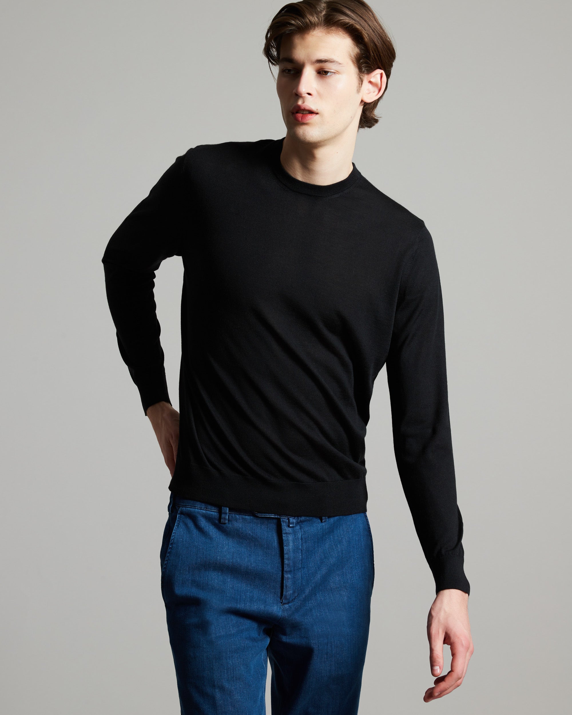 Maglia girocollo in cashmere e seta nera