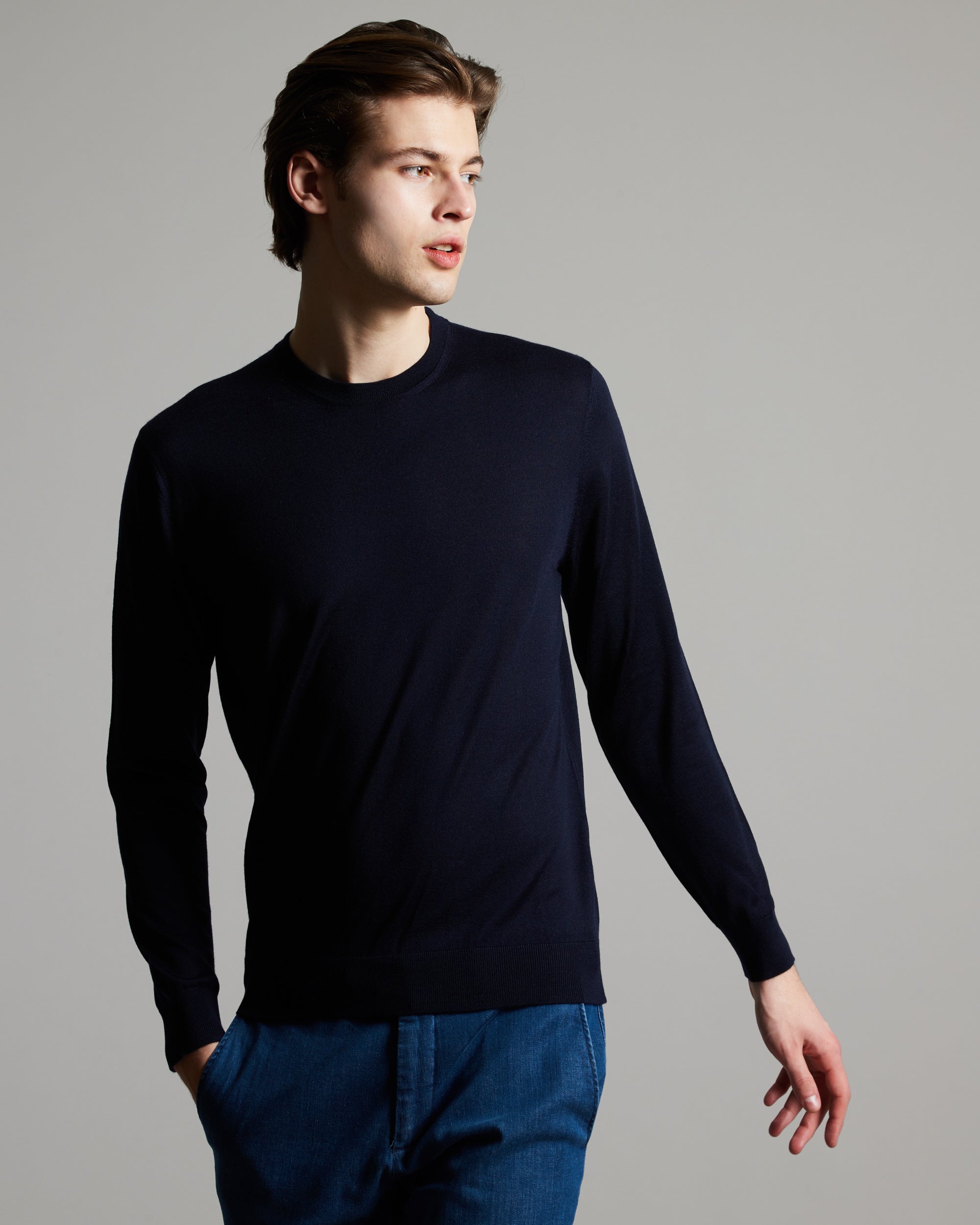 Blue cashmere and silk men's round-neck sweater