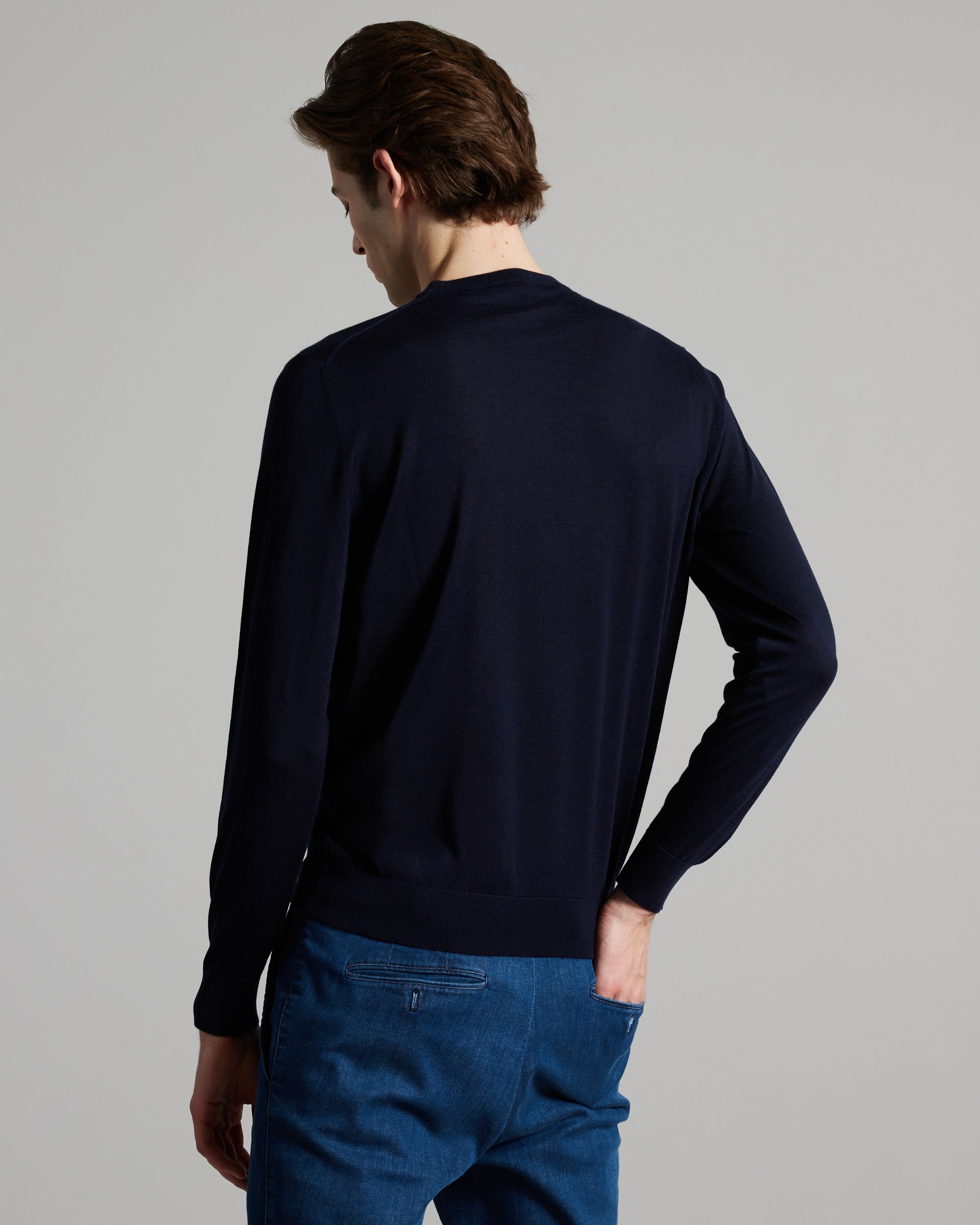 Blue cashmere and silk men's round-neck sweater