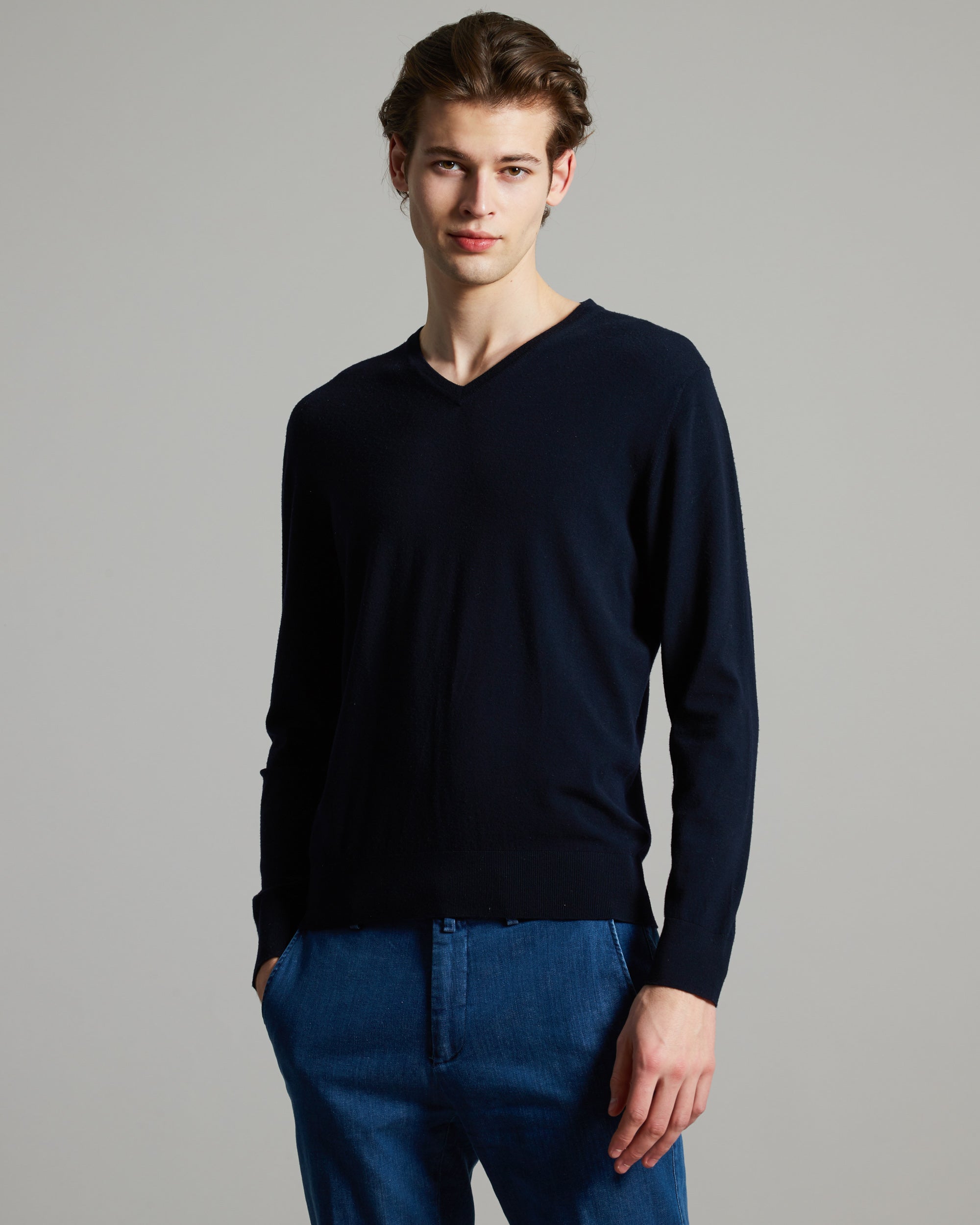 12.8 Kid Wool navy V neck sweater