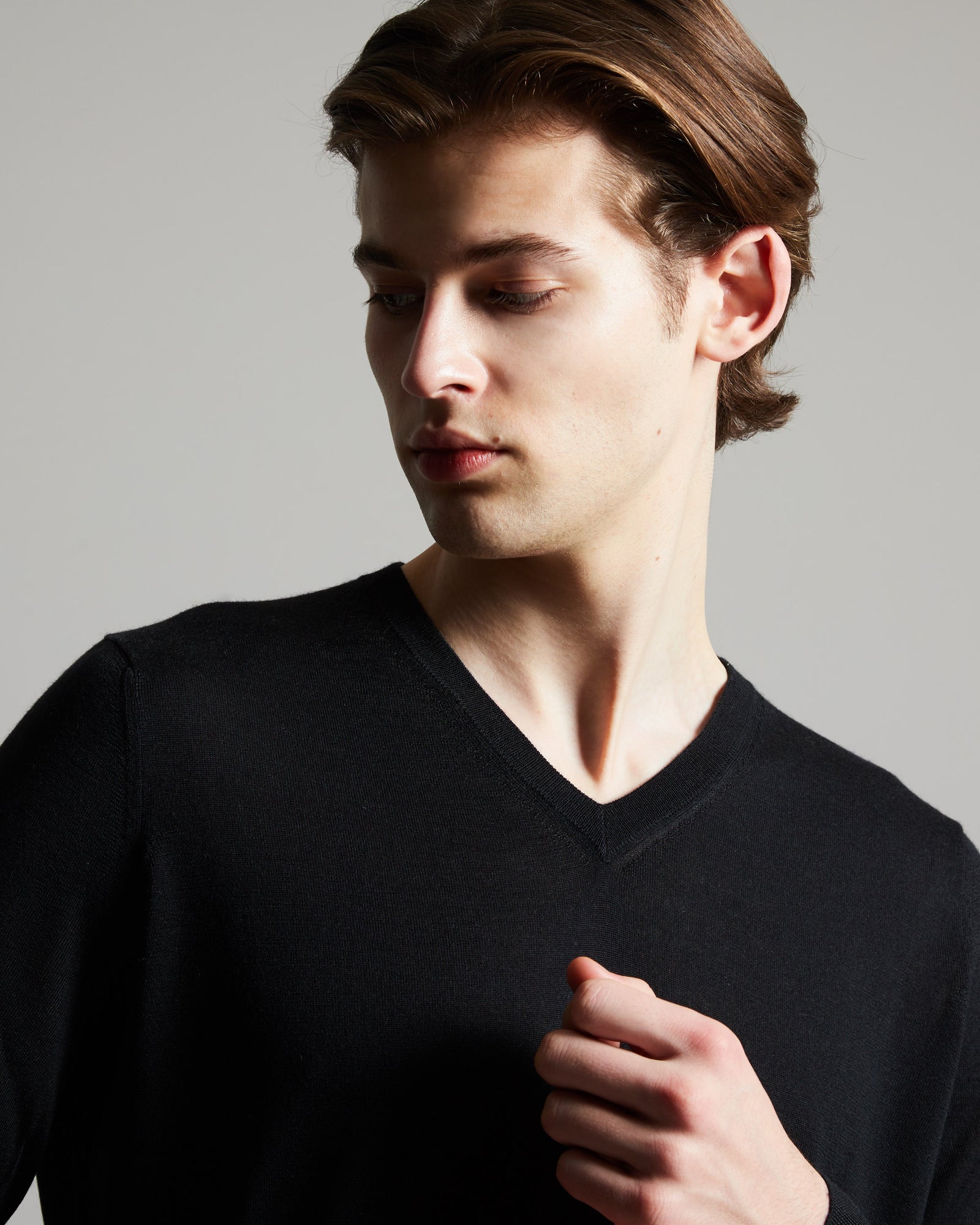 Black cashmere and silk men's V-neck sweater