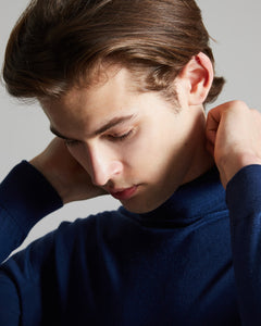 Blue cashmere and silk men's turtleneck sweater 3