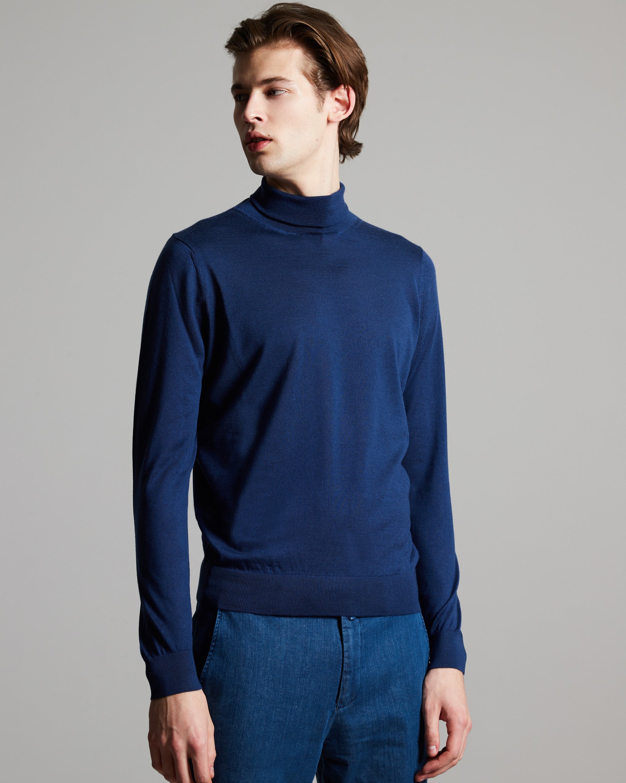 Blue cashmere and silk men's turtleneck sweater