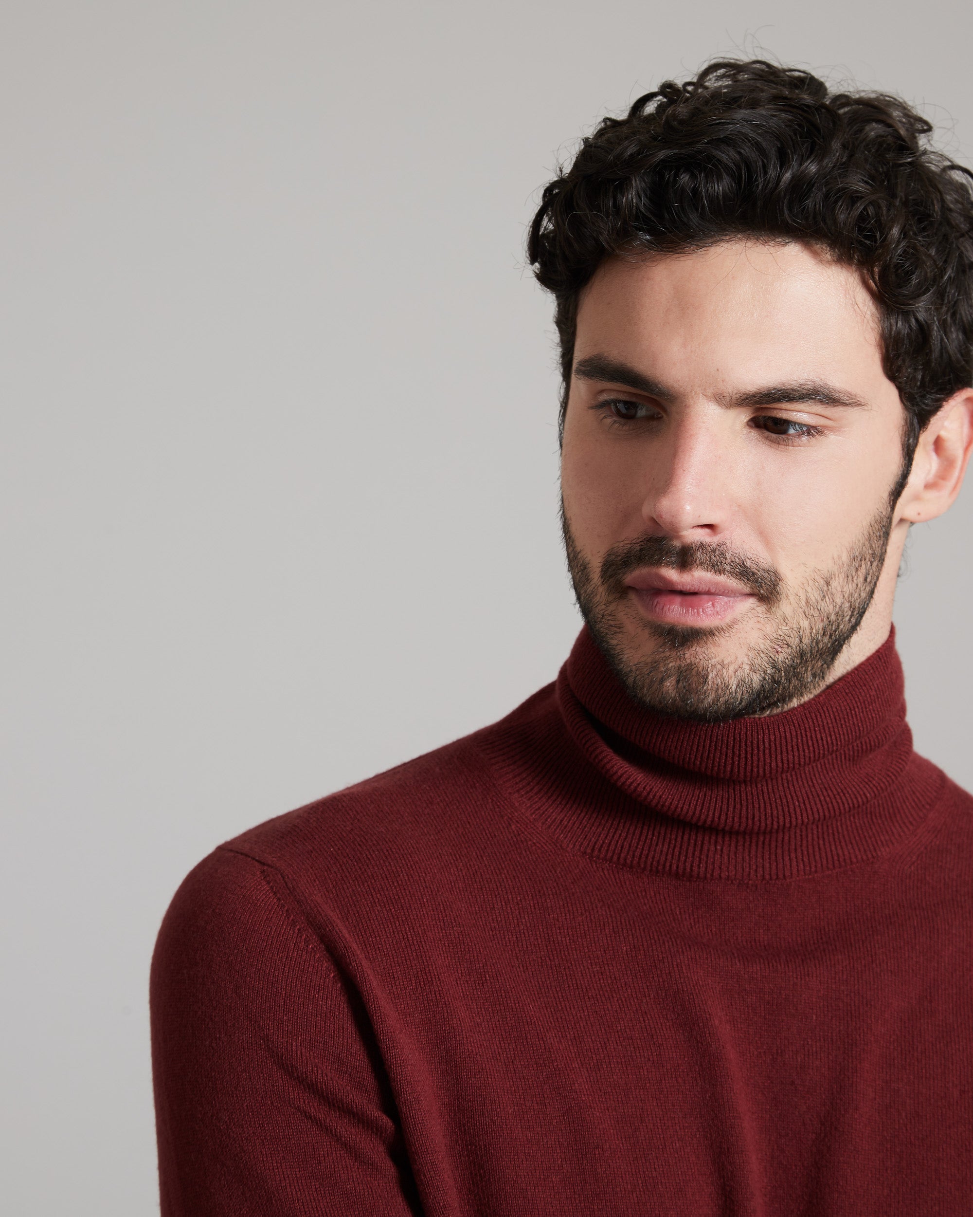 Bordeaux Kid Cashmere turtleneck sweater
