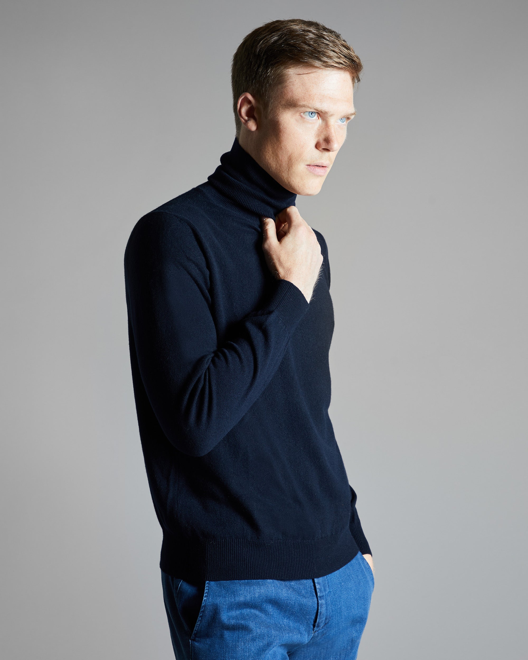 Blue Kid Cashmere turtleneck sweater 3