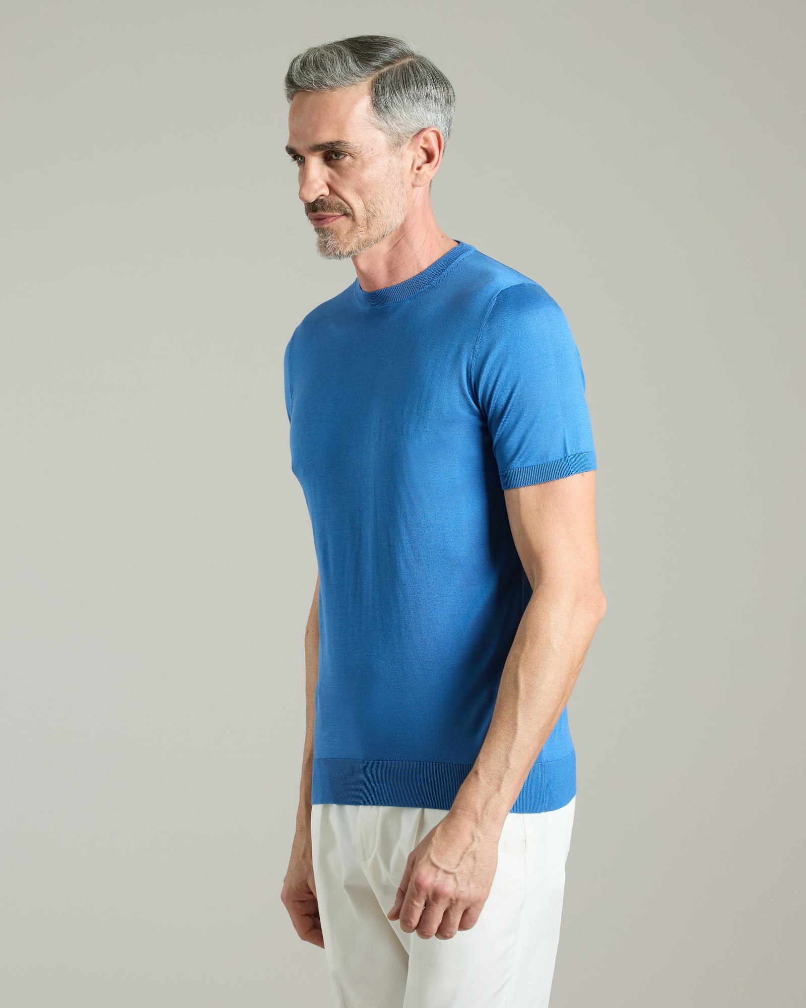 T-Shirt aus reiner Seide in hellblau