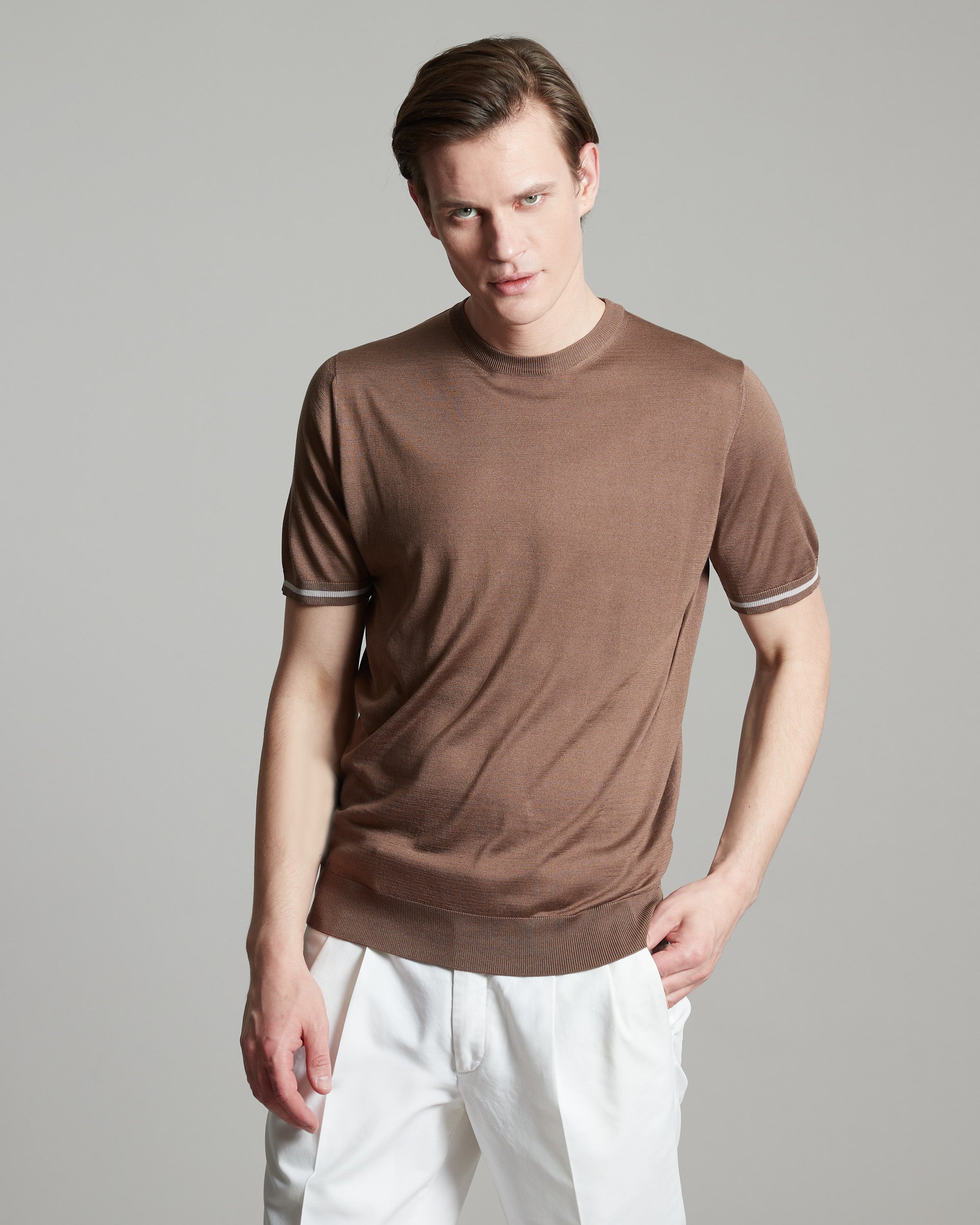 T-Shirt in pura seta marrone