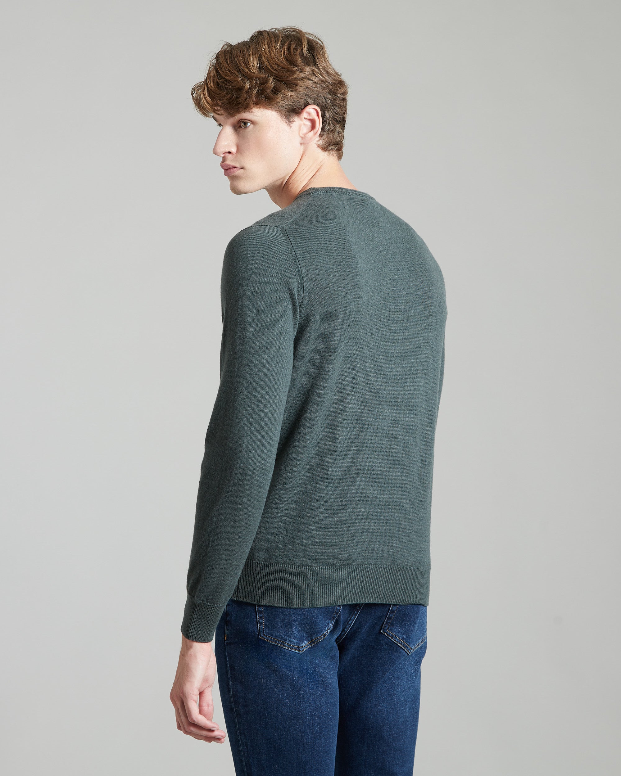 Army green kid cashmere round-neck sweater 4
