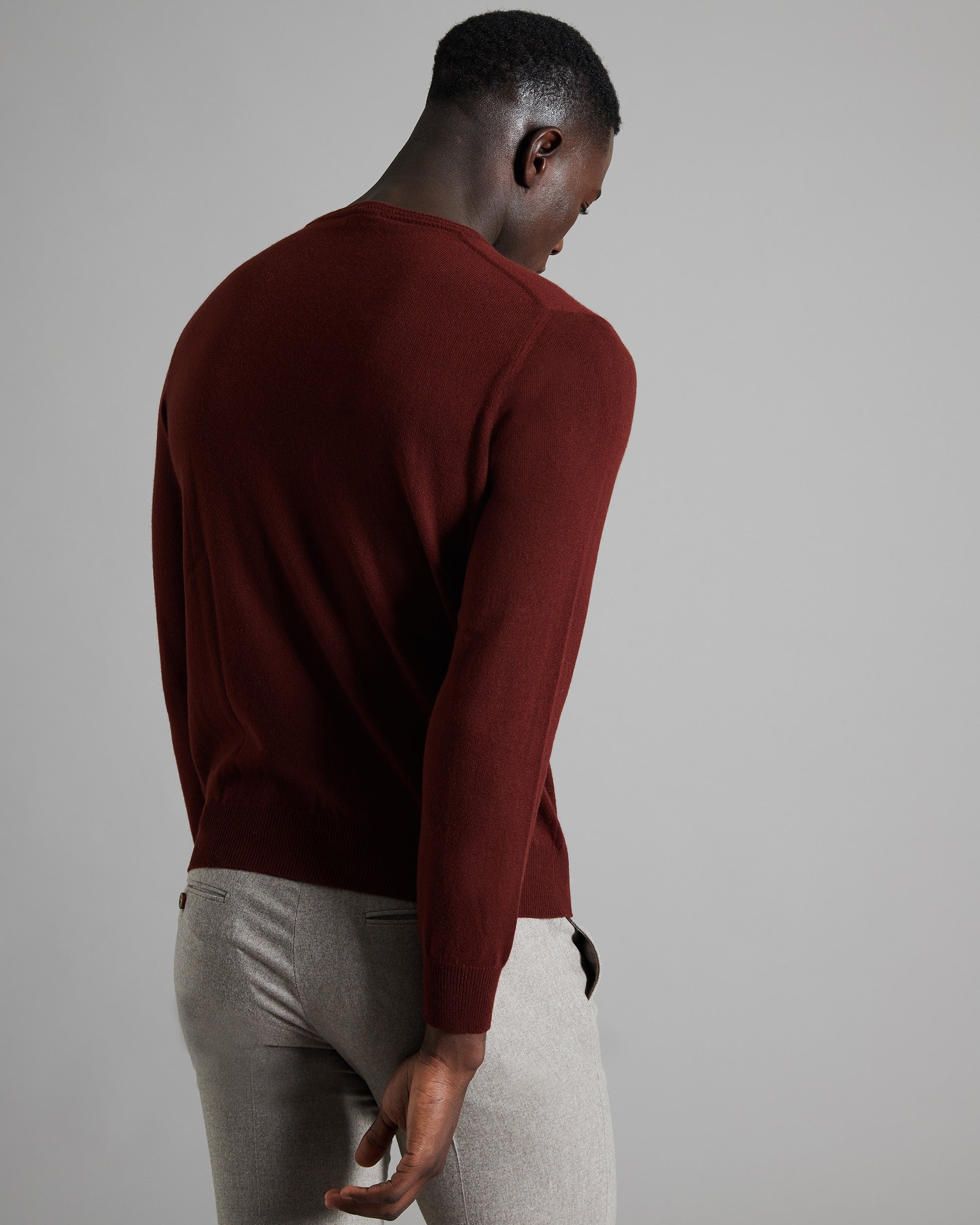 Brown kid cashmere round-neck sweater 4