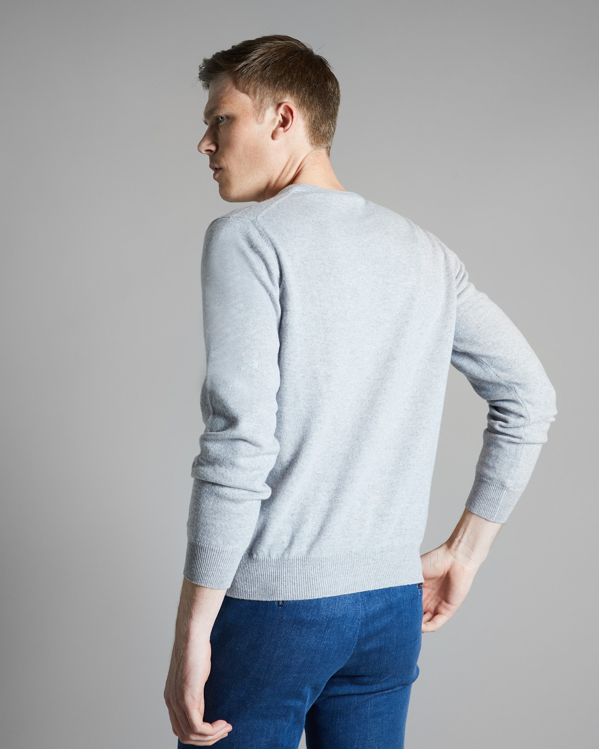 Light grey kid cashmere V-neck sweater