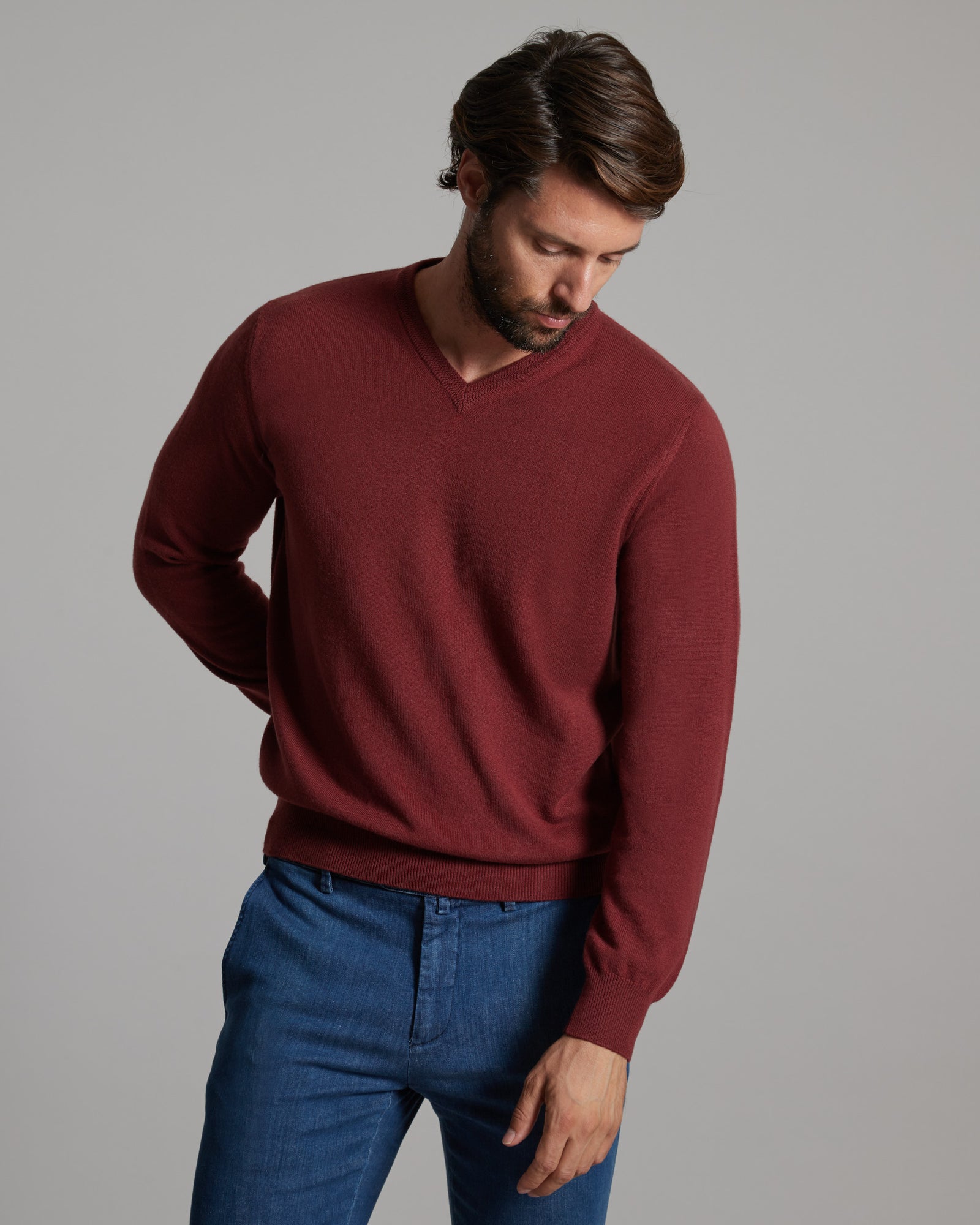 Bordeaux kid cashmere V-neck sweater