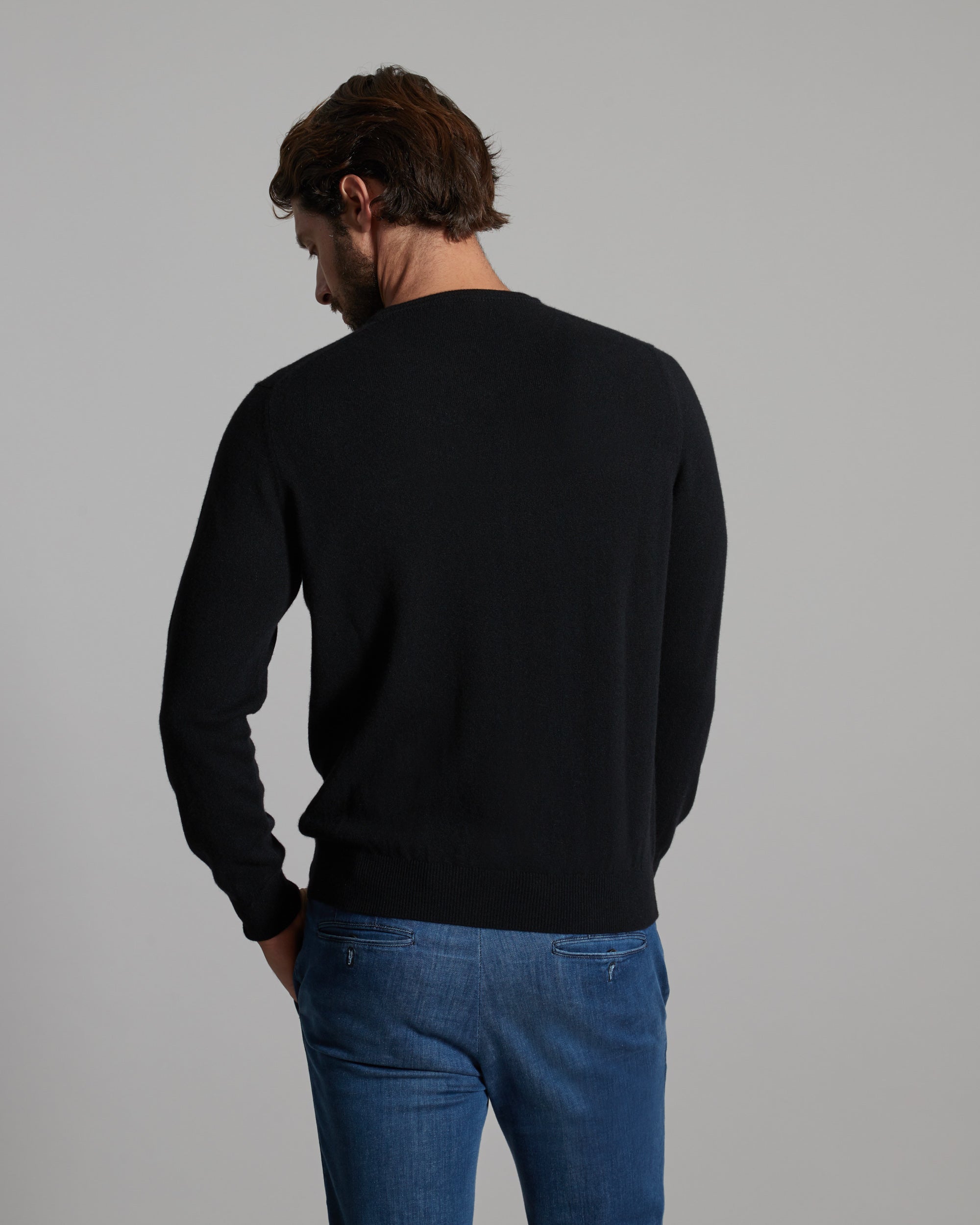 Black kid cashmere V-neck sweater 3