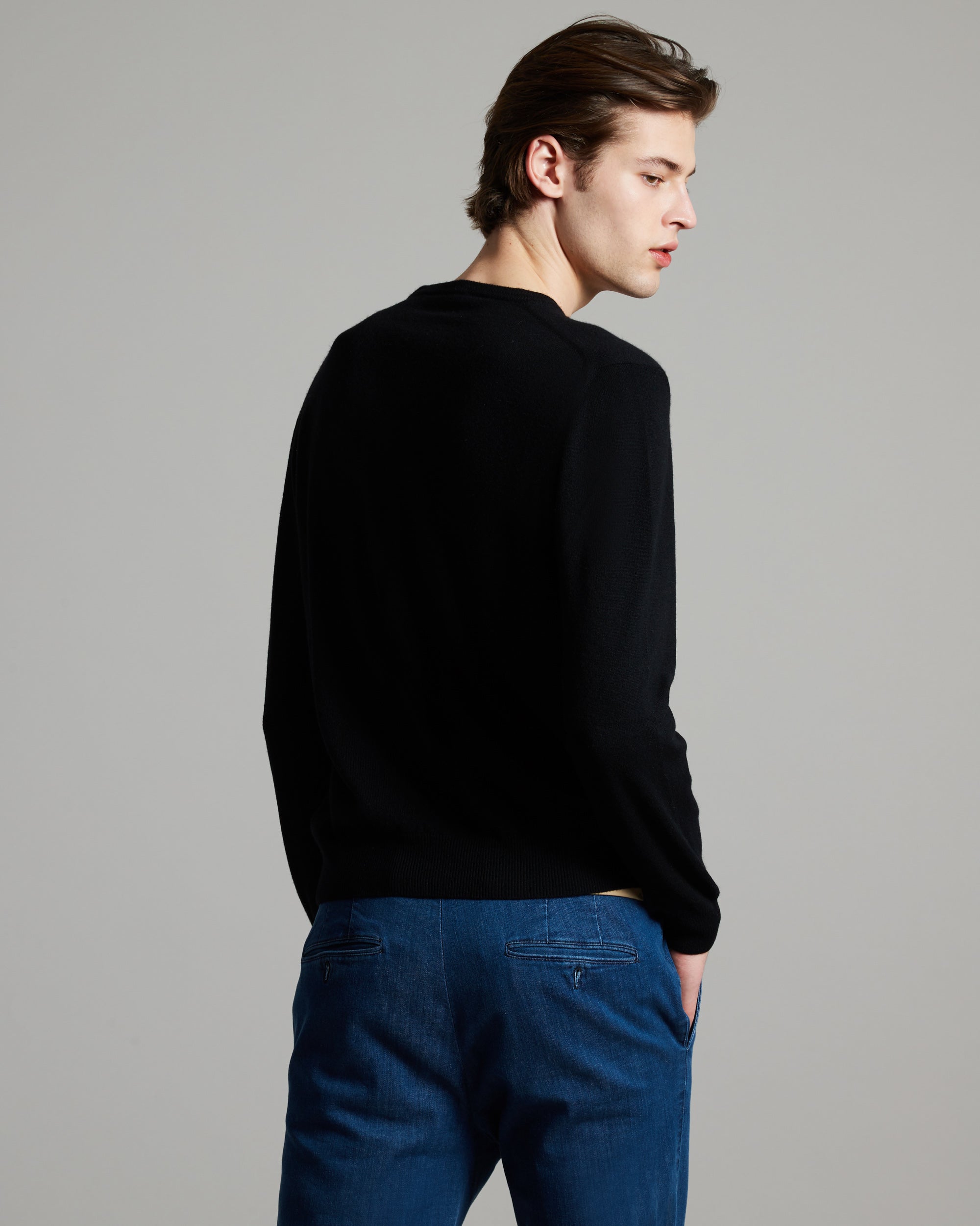 Black kid cashmere V-neck sweater 4