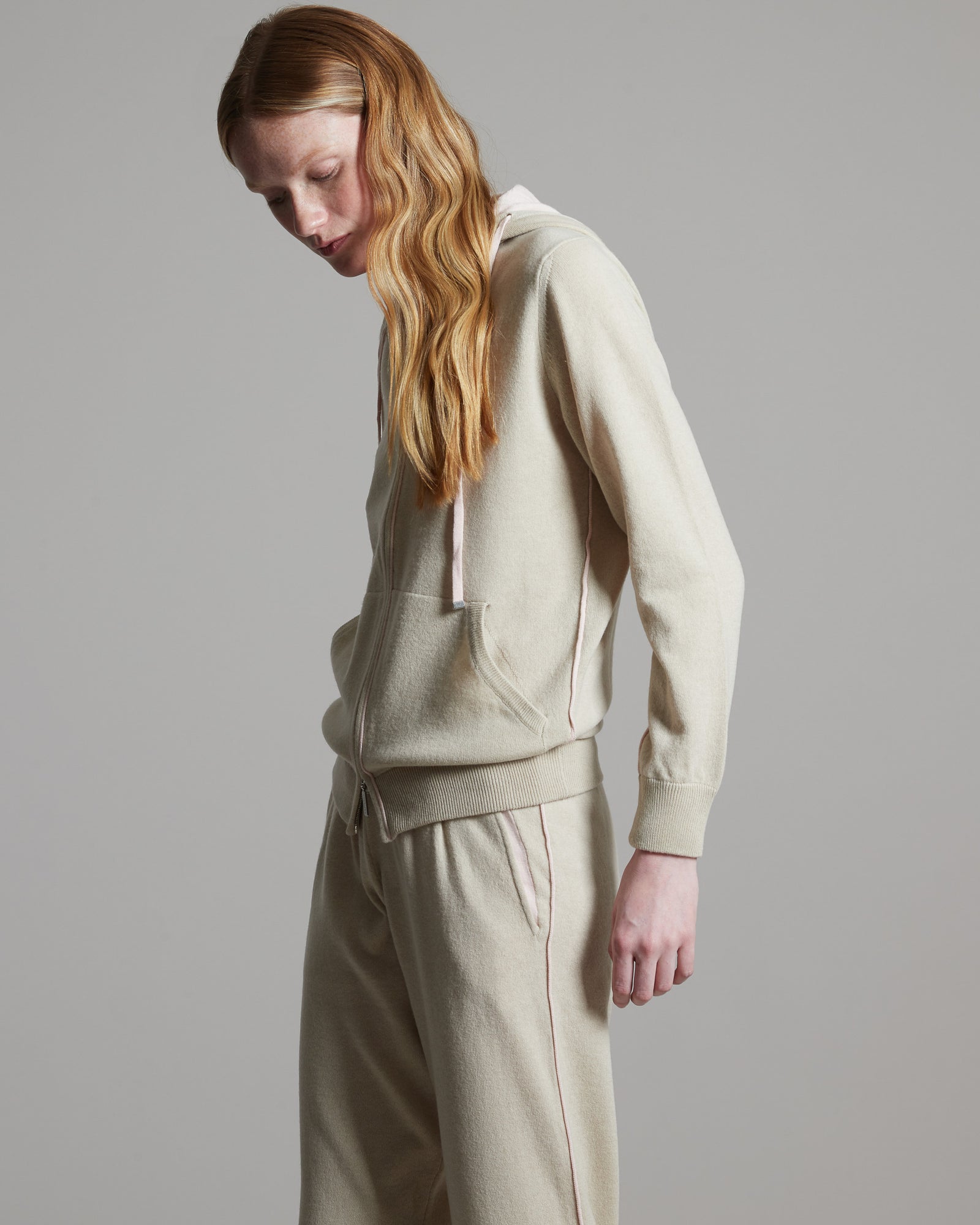 Beige Kid Cashmere hoodie with cashmere and silk profiles