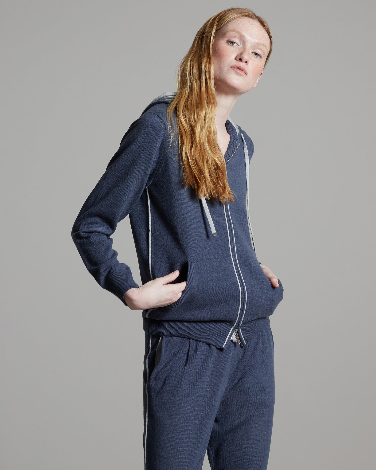 Light blue Kid Cashmere hoodie with cashmere and silk profiles