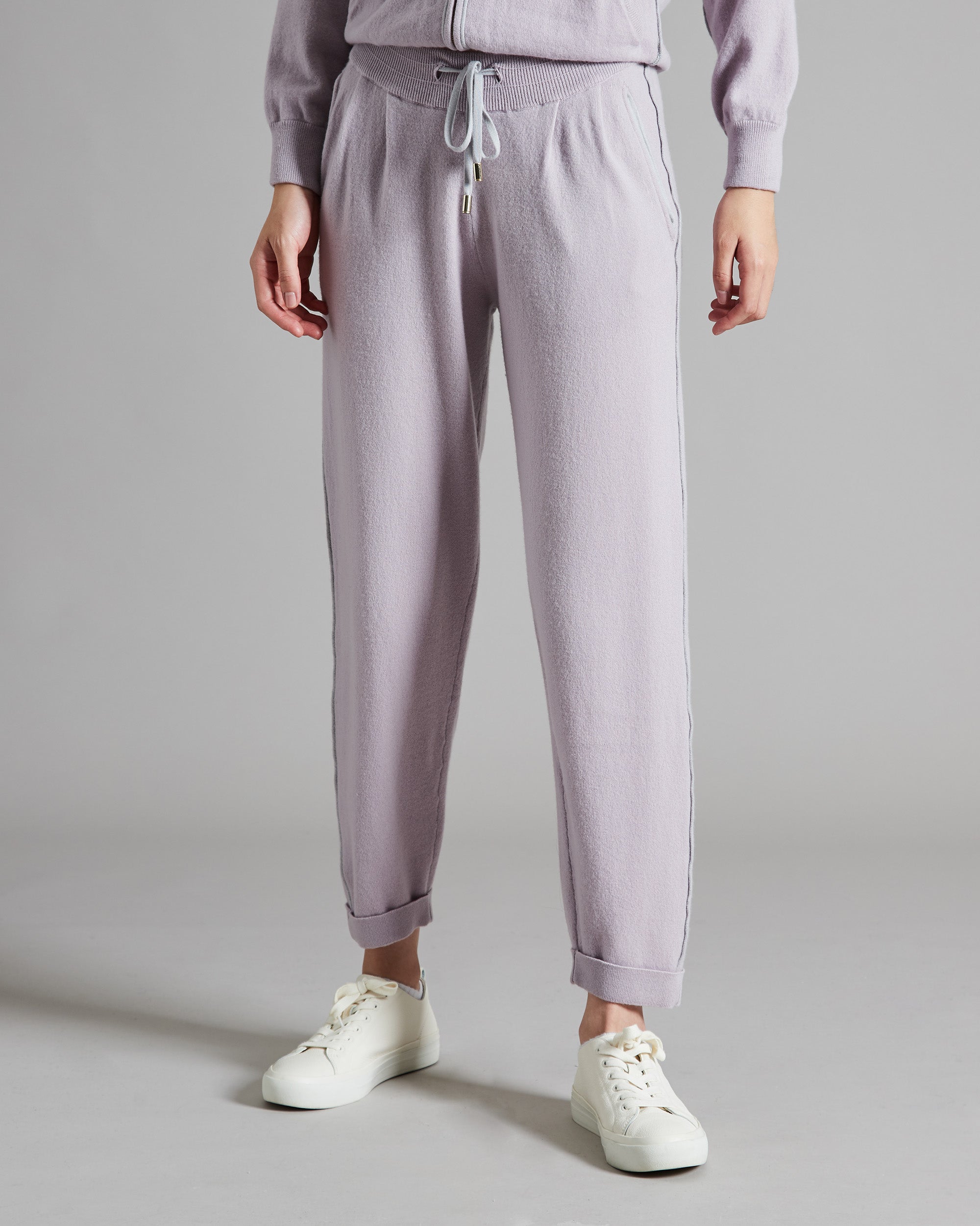 Pink Kid Cashmere jogging pants with cashmere and silk profiles 3