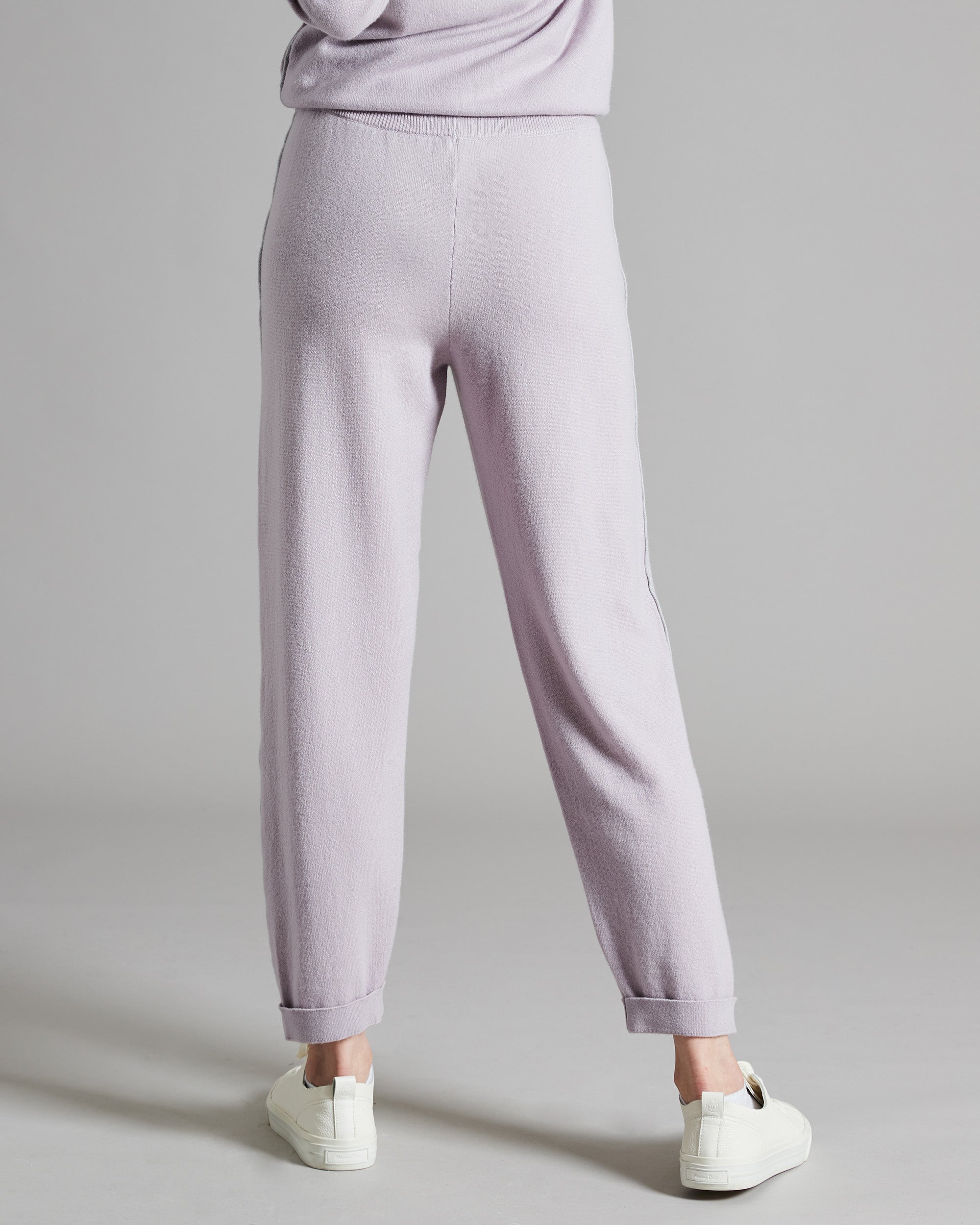 Pink Kid Cashmere jogging pants with cashmere and silk profiles