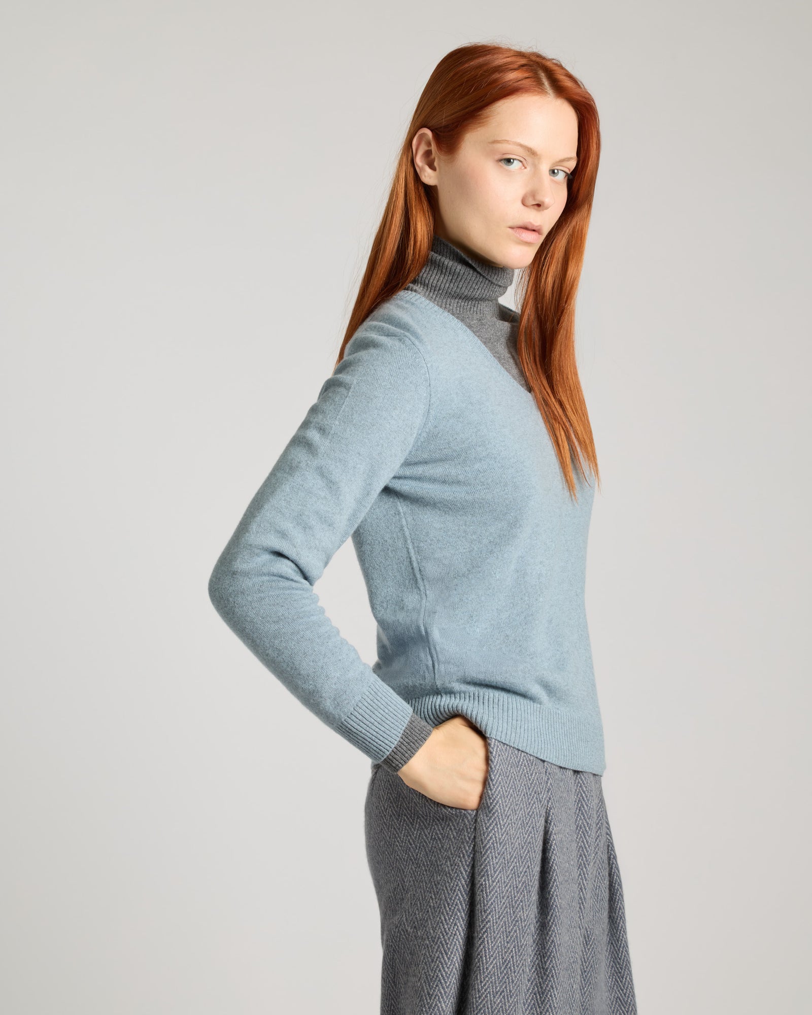 Light Blue Kid cashmere V-neck sweater 2