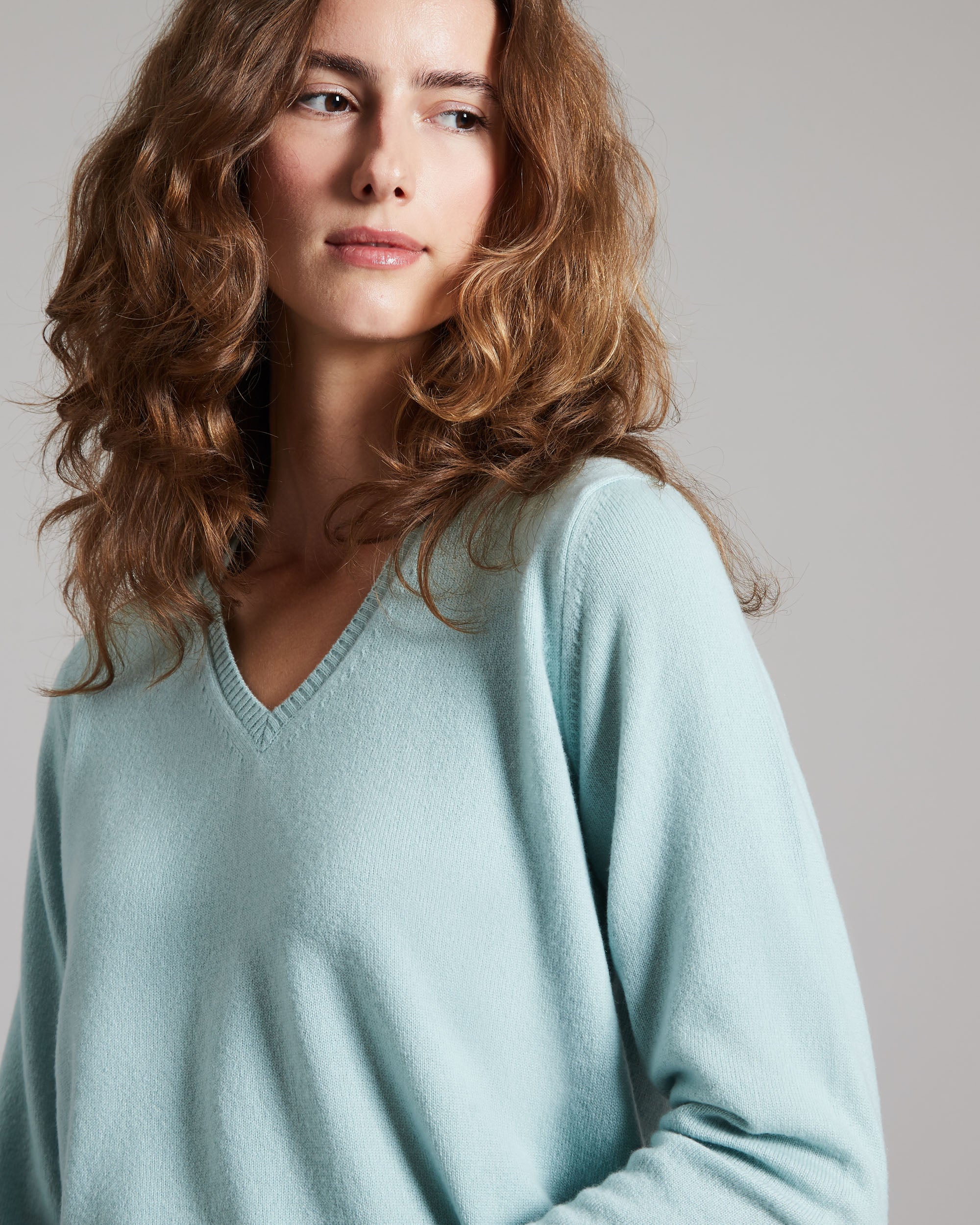 Light green Kid cashmere V-neck sweater 4