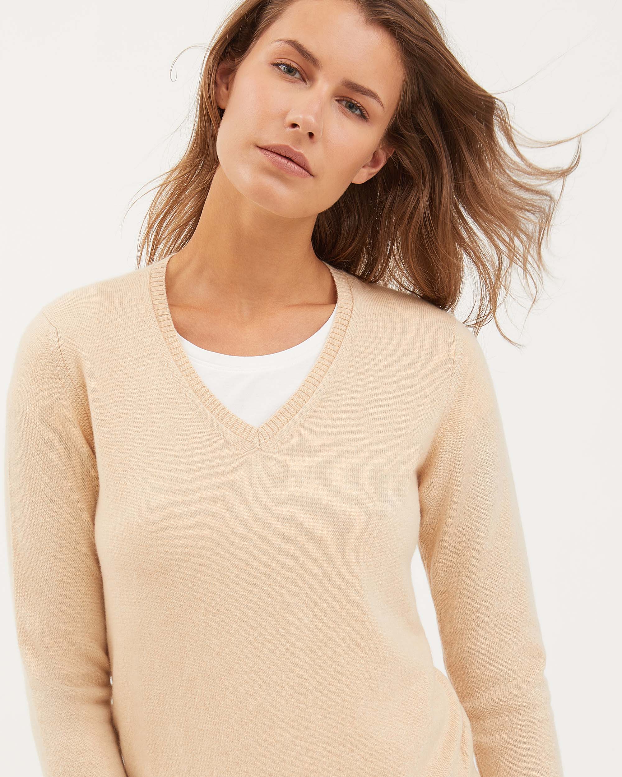 Beige kid cashmere V-neck sweater