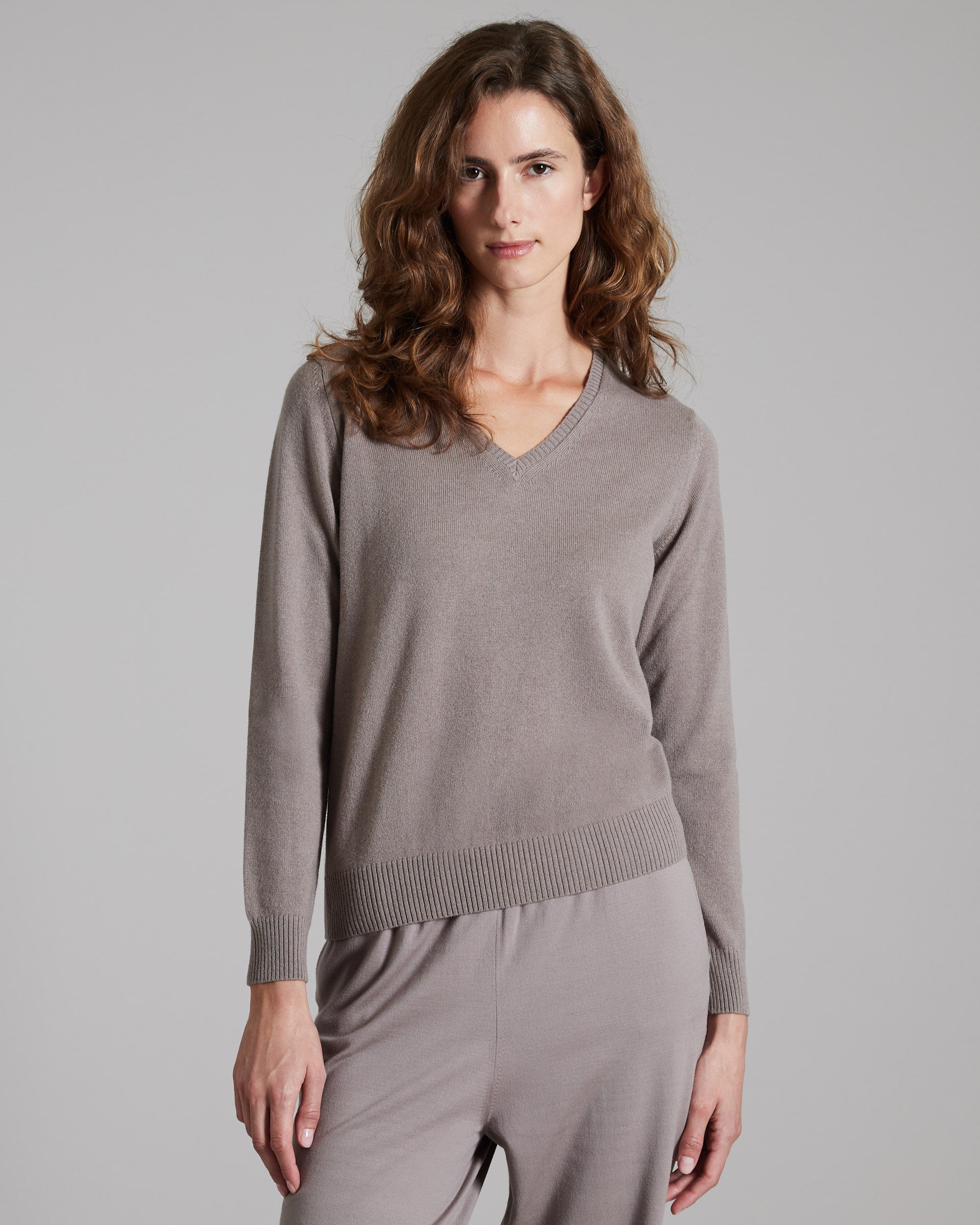 Brown kid cashmere V-neck sweater