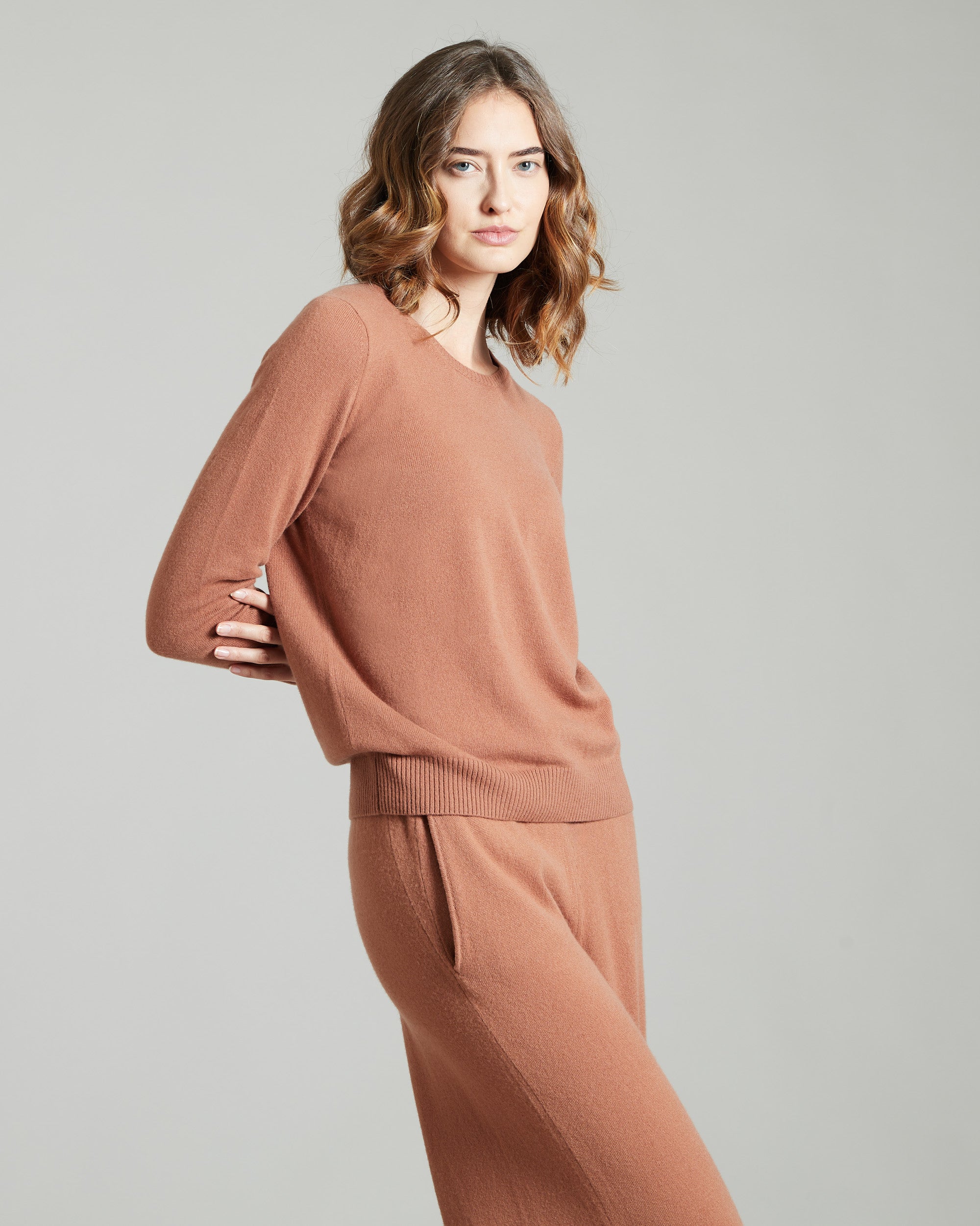Brown kid cashmere round-neck sweater 2