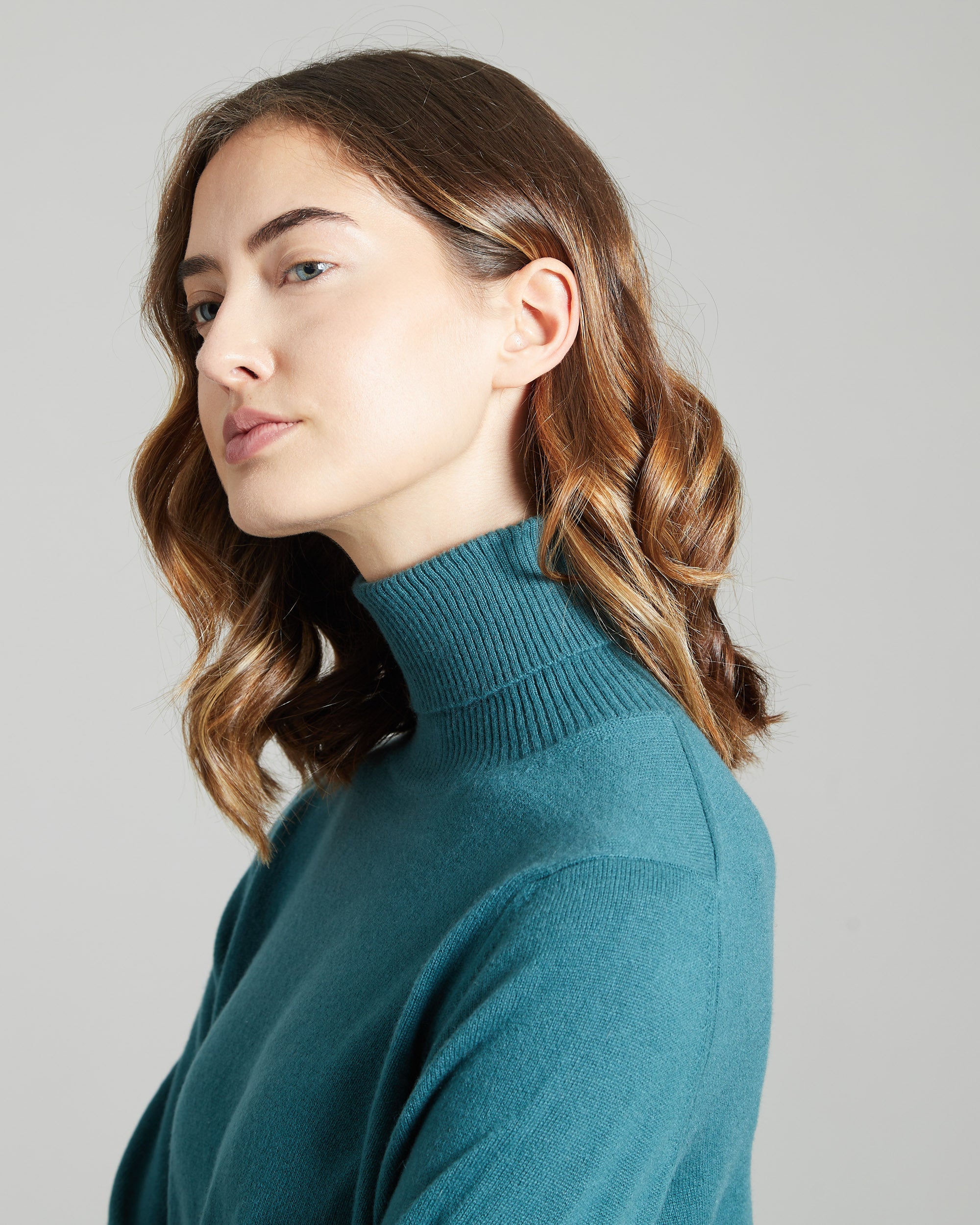 Green kid cashmere turtleneck sweater