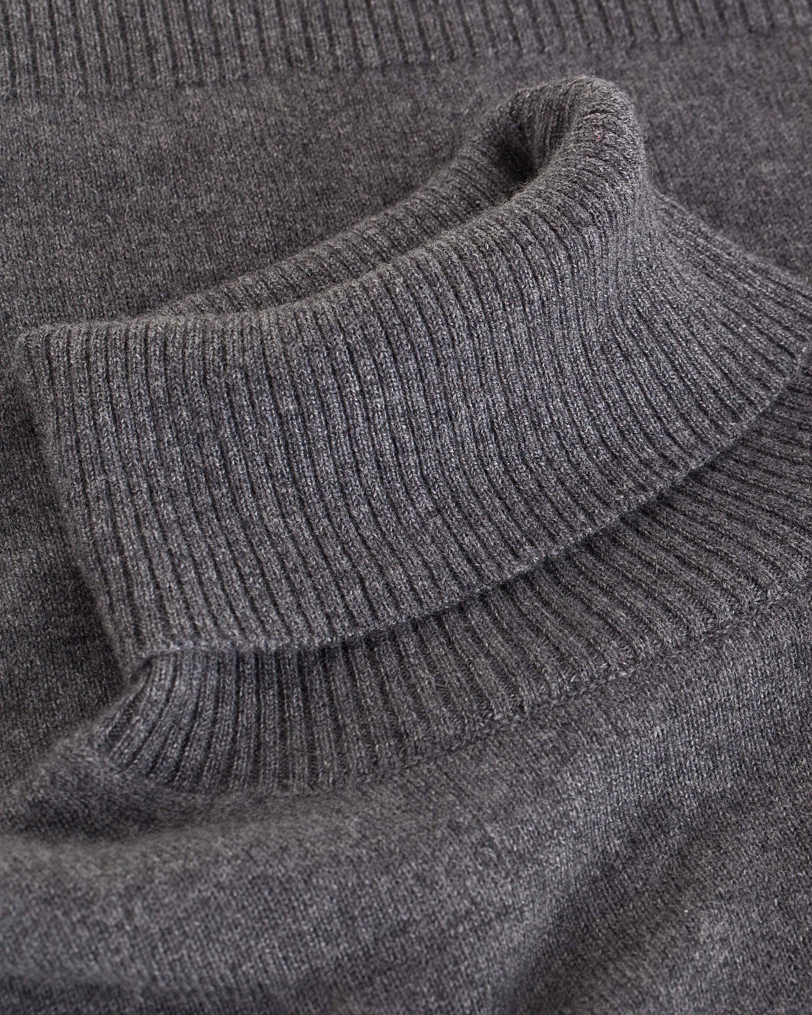 Dark grey kid cashmere turtleneck sweater 3