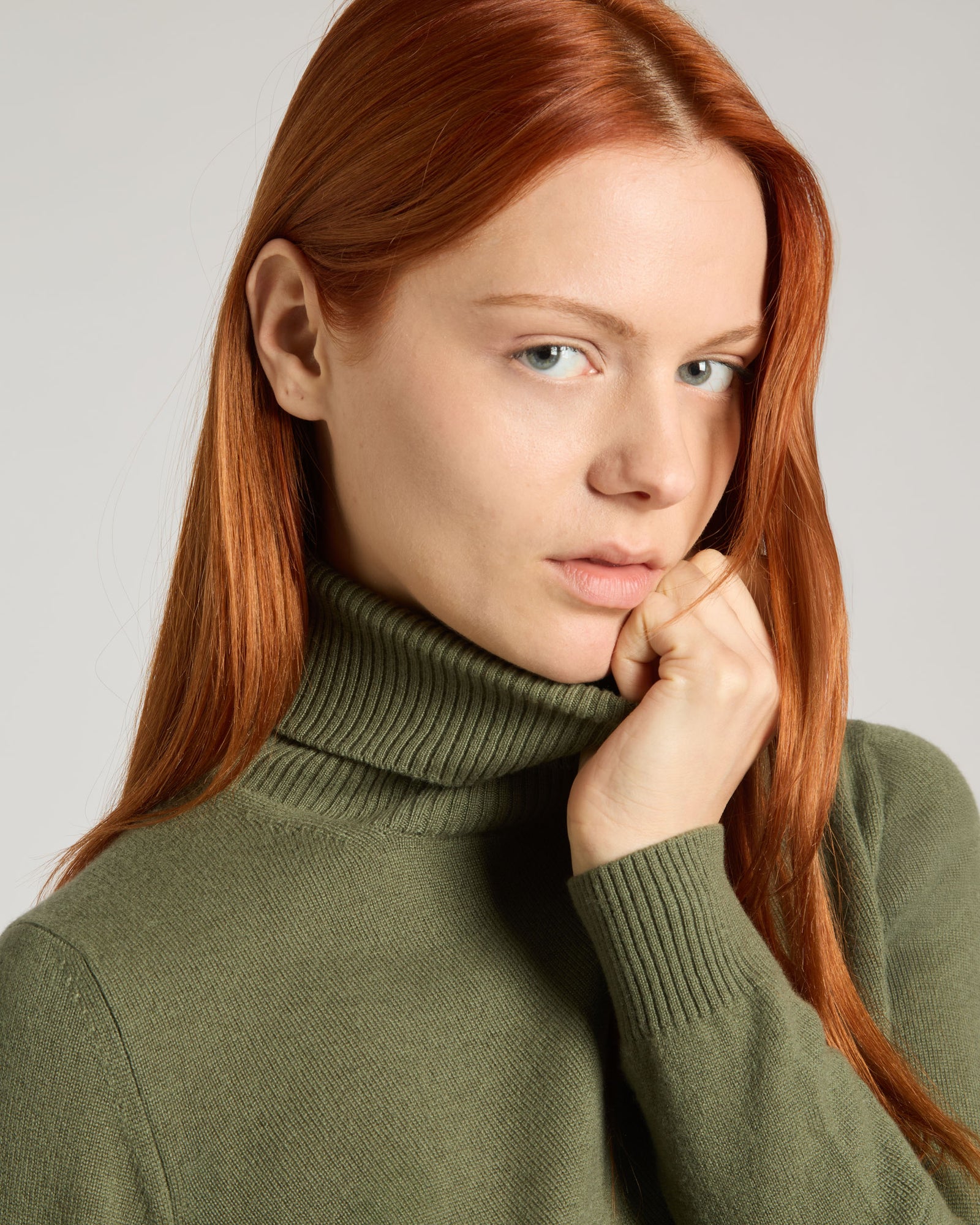 Green Kid cashmere turtleneck sweater
