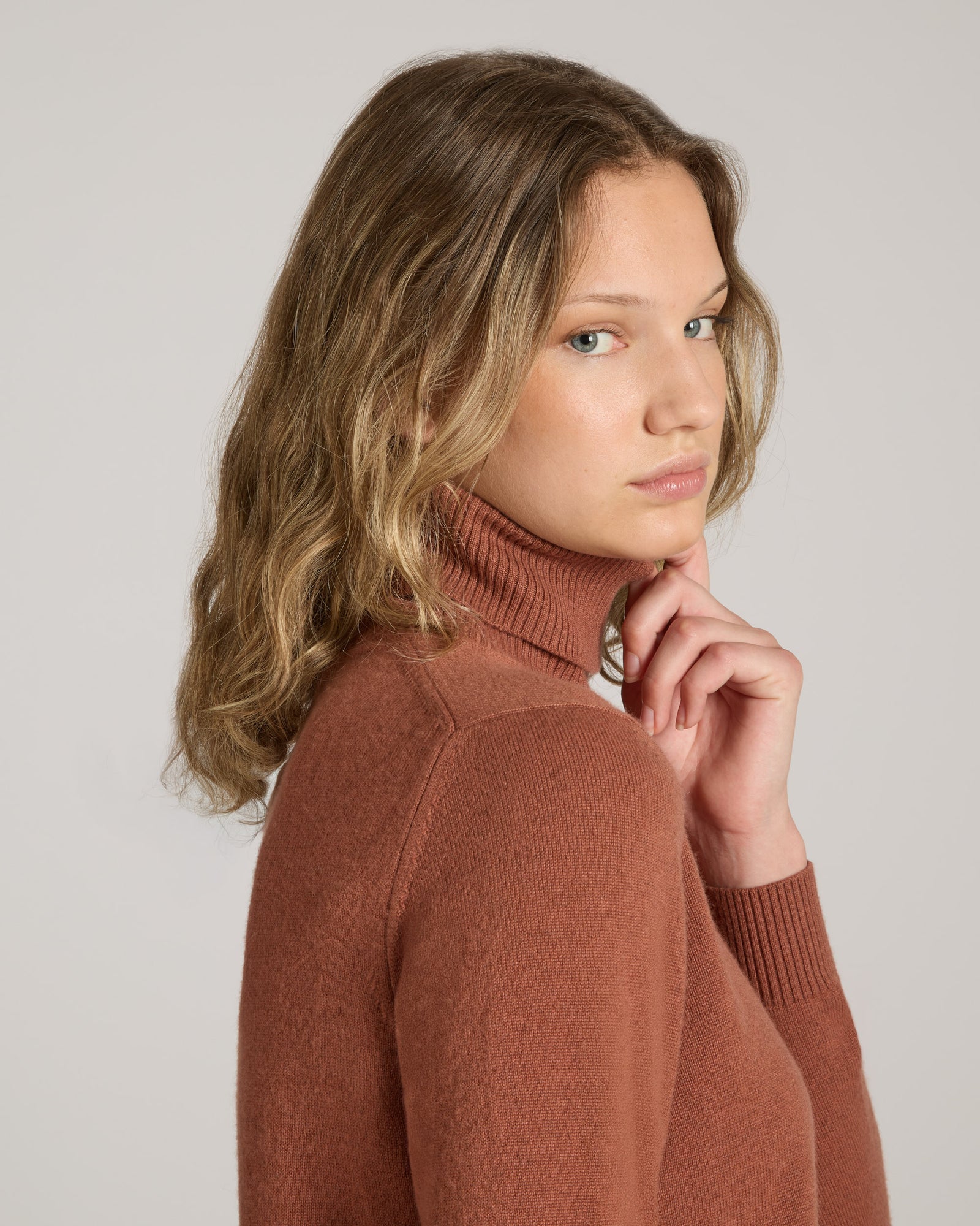 Orange Kid cashmere turtleneck sweater 3