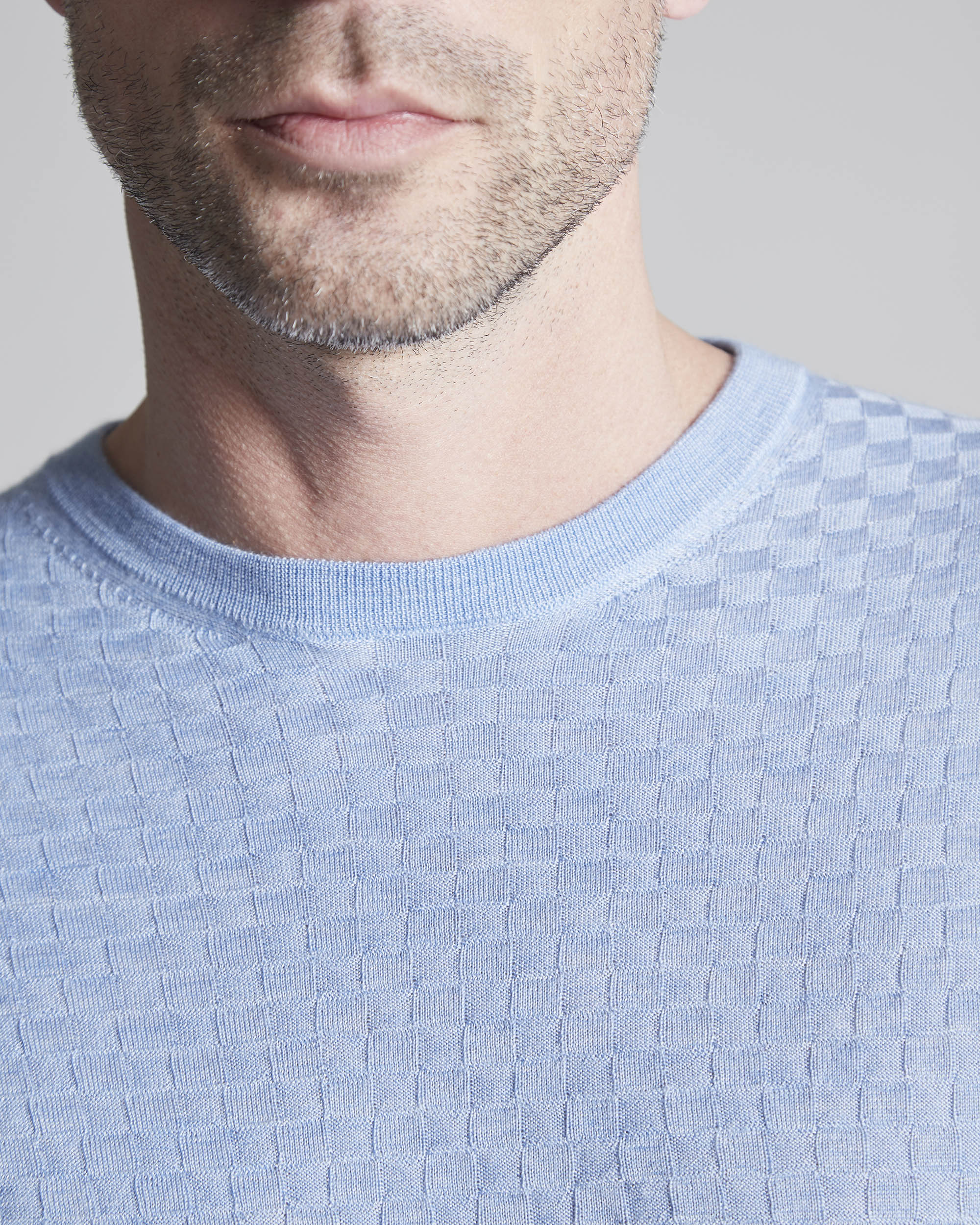 Light blue cashmere and silk men's round-neck sweater