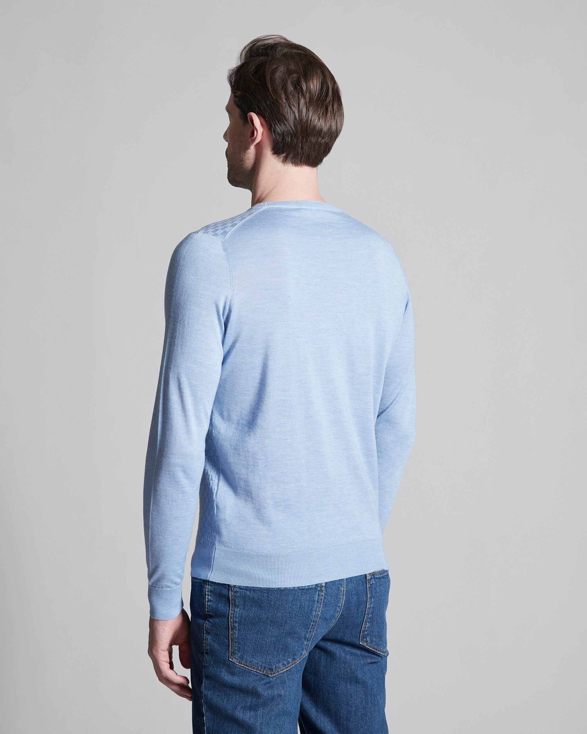 Light blue cashmere and silk men's round-neck sweater 2